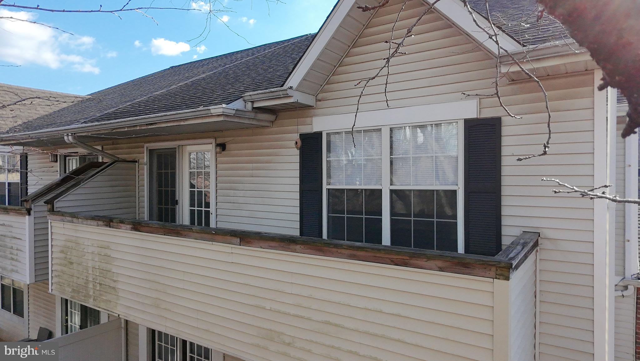 DRUMMOND RIDGE - Residential Lease