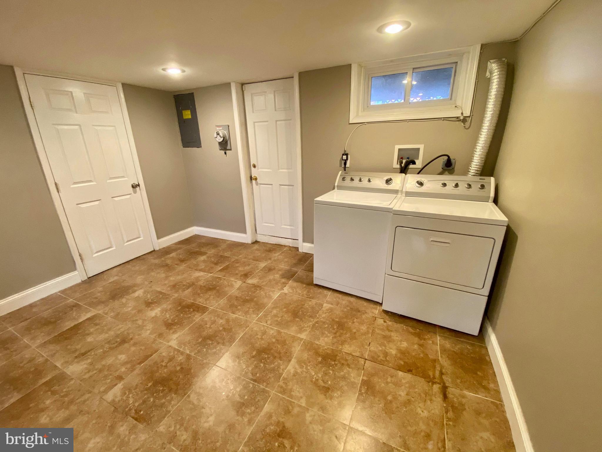 STONEWOOD-PENTWOOD-WINSTON - Residential Lease