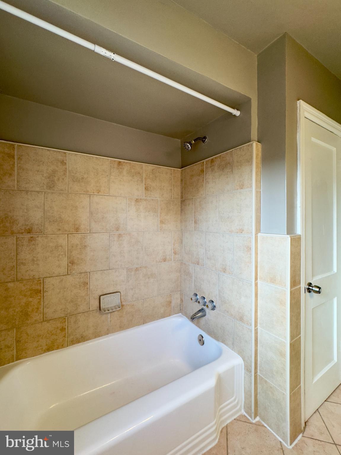 STONEWOOD-PENTWOOD-WINSTON - Residential Lease