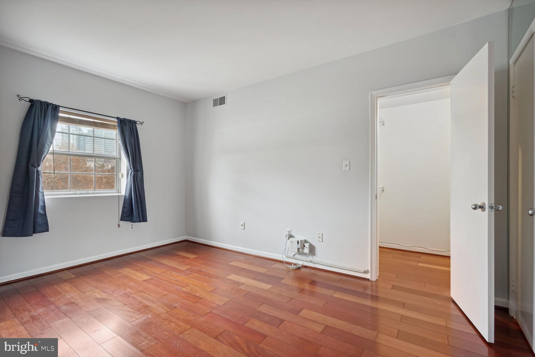 COLONIAL VILLAGE II - Residential Lease