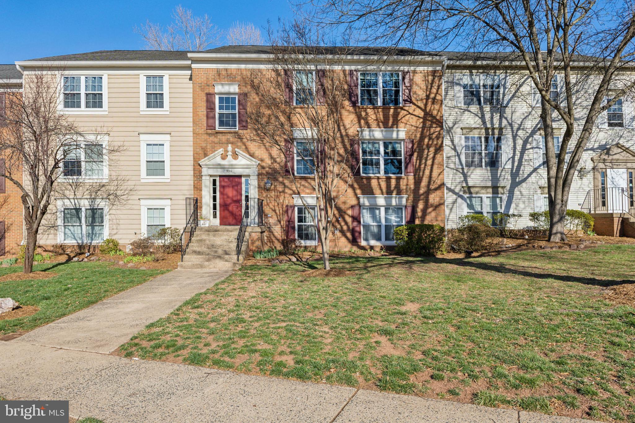 HUNTERS SQUARE - Residential Lease