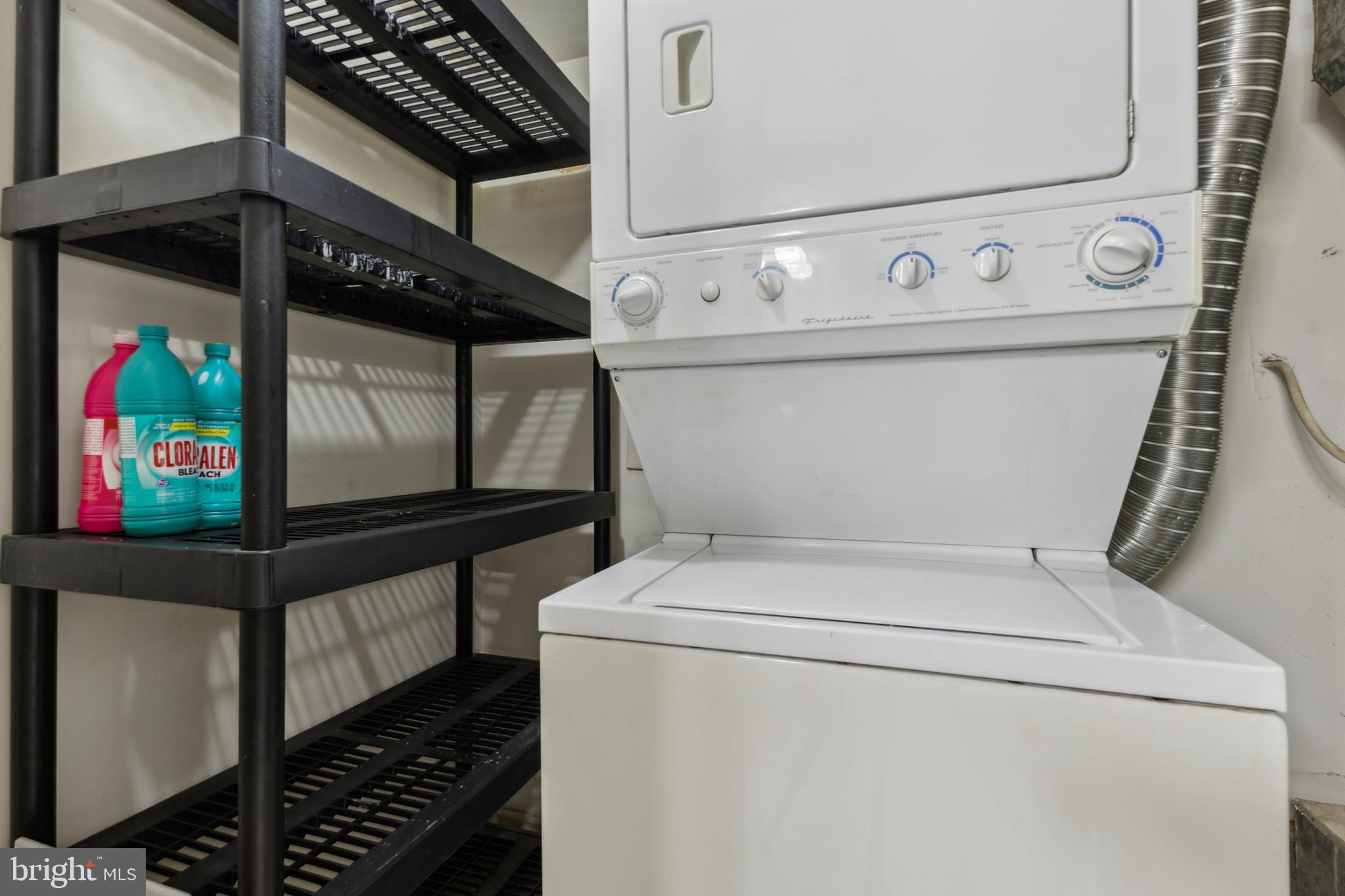 HUNTERS SQUARE - Residential Lease