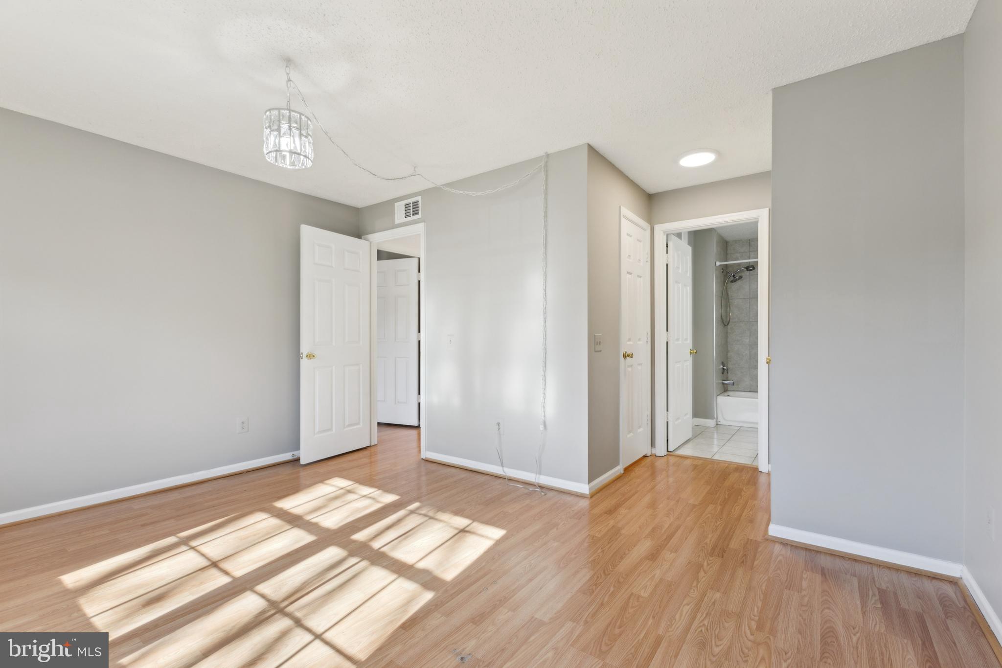 HUNTERS SQUARE - Residential Lease