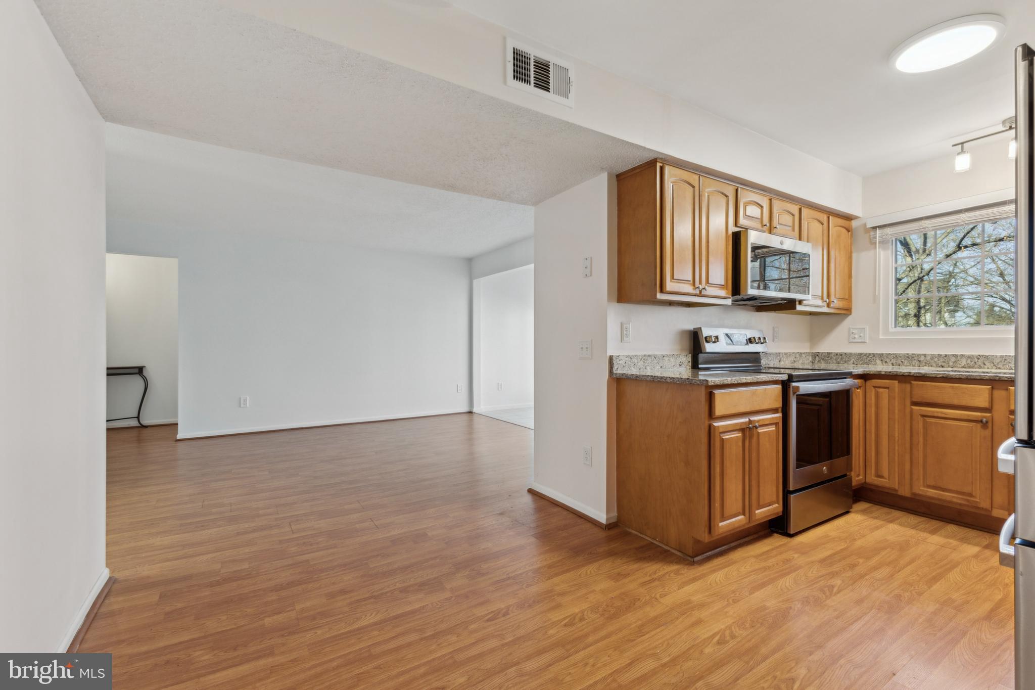 HUNTERS SQUARE - Residential Lease