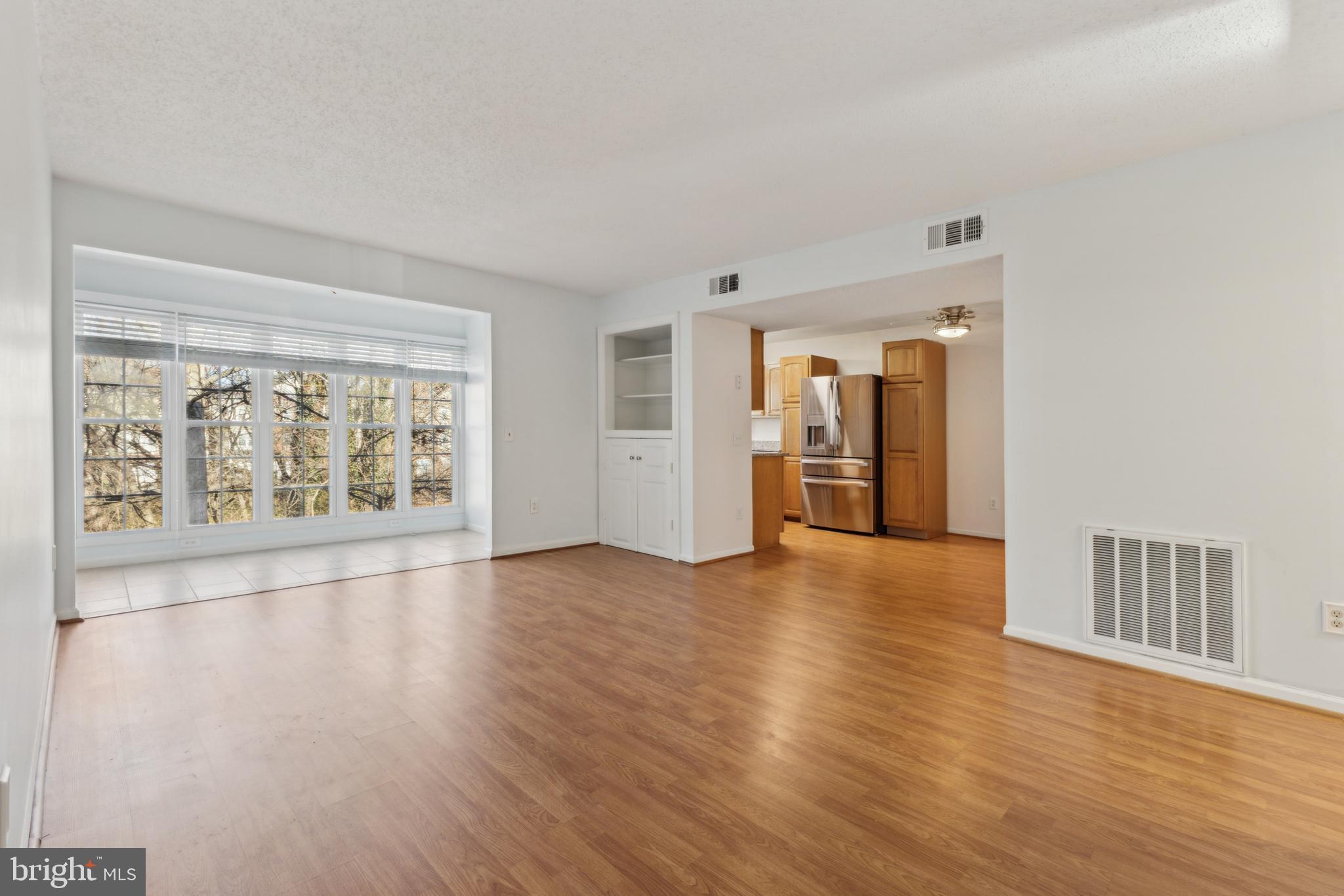 HUNTERS SQUARE - Residential Lease