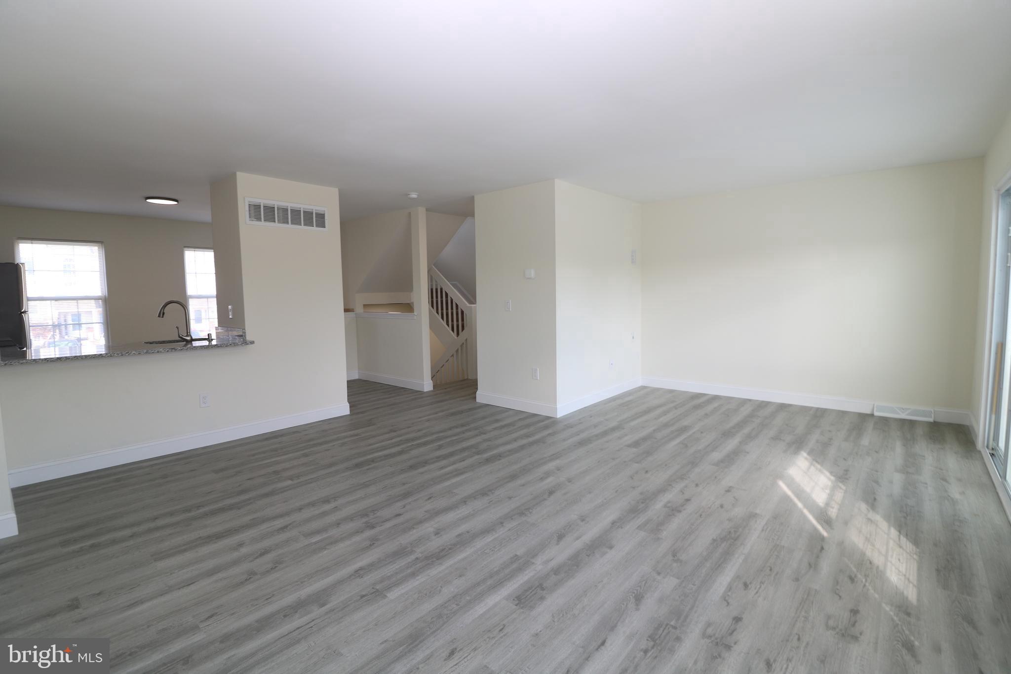 14 STARBOARD COURT 4