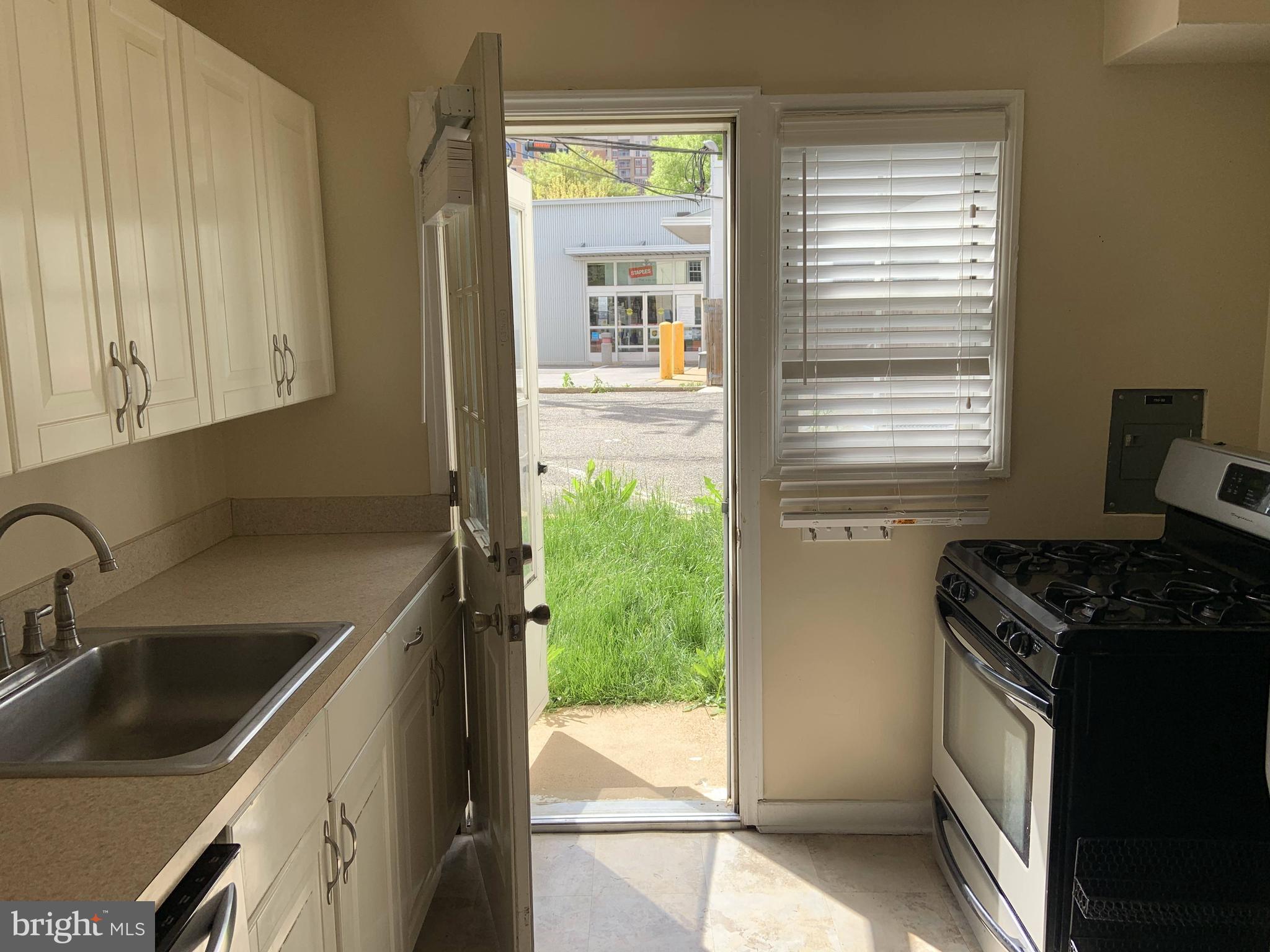 ASHTON HEIGHTS - Residential Lease