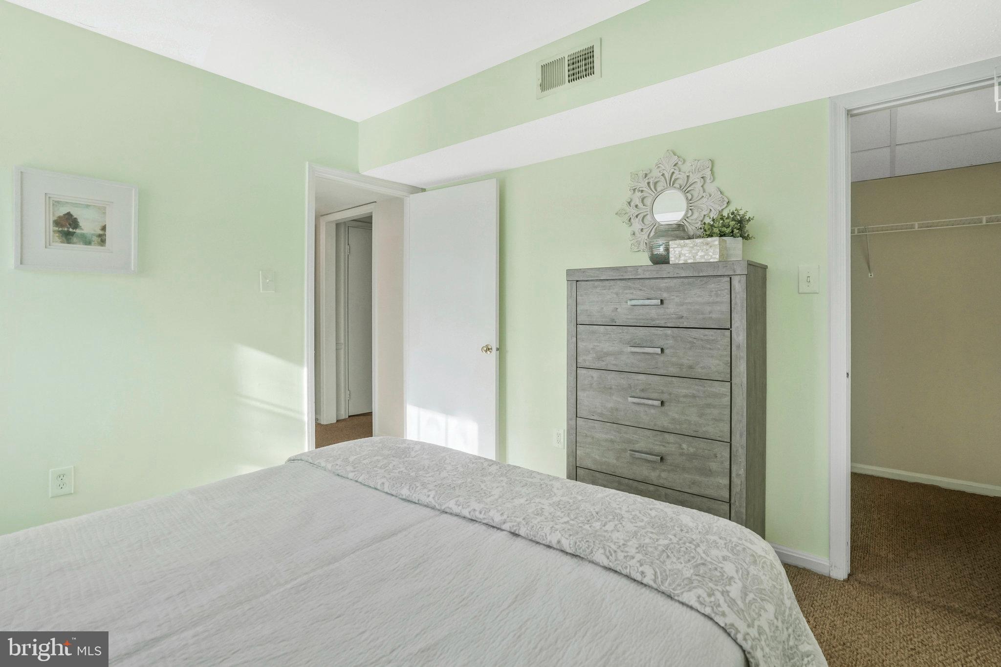 CHATEAUX CONDO - Residential