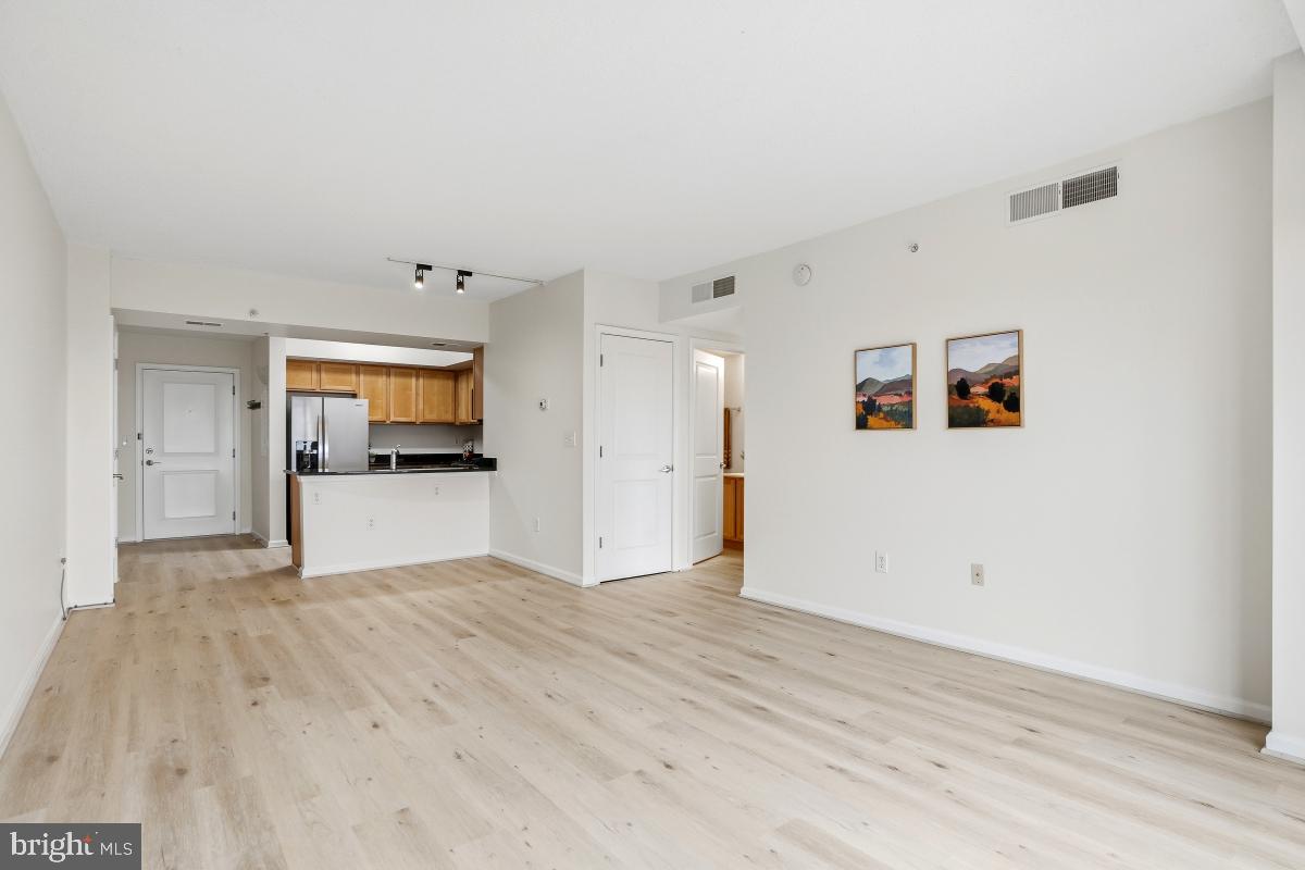 SILVER SPRING - Residential