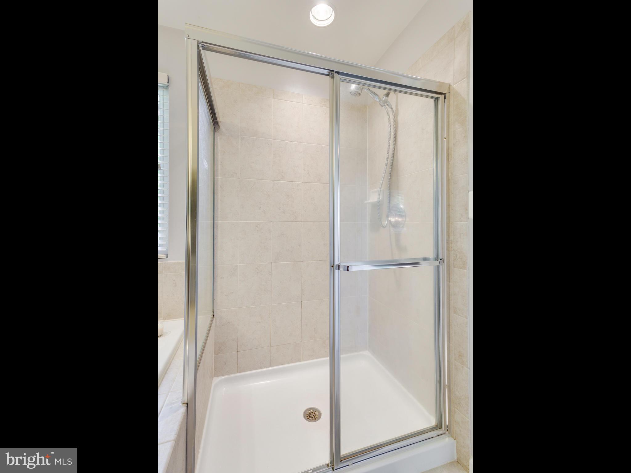 CHELSEA MANOR - Residential