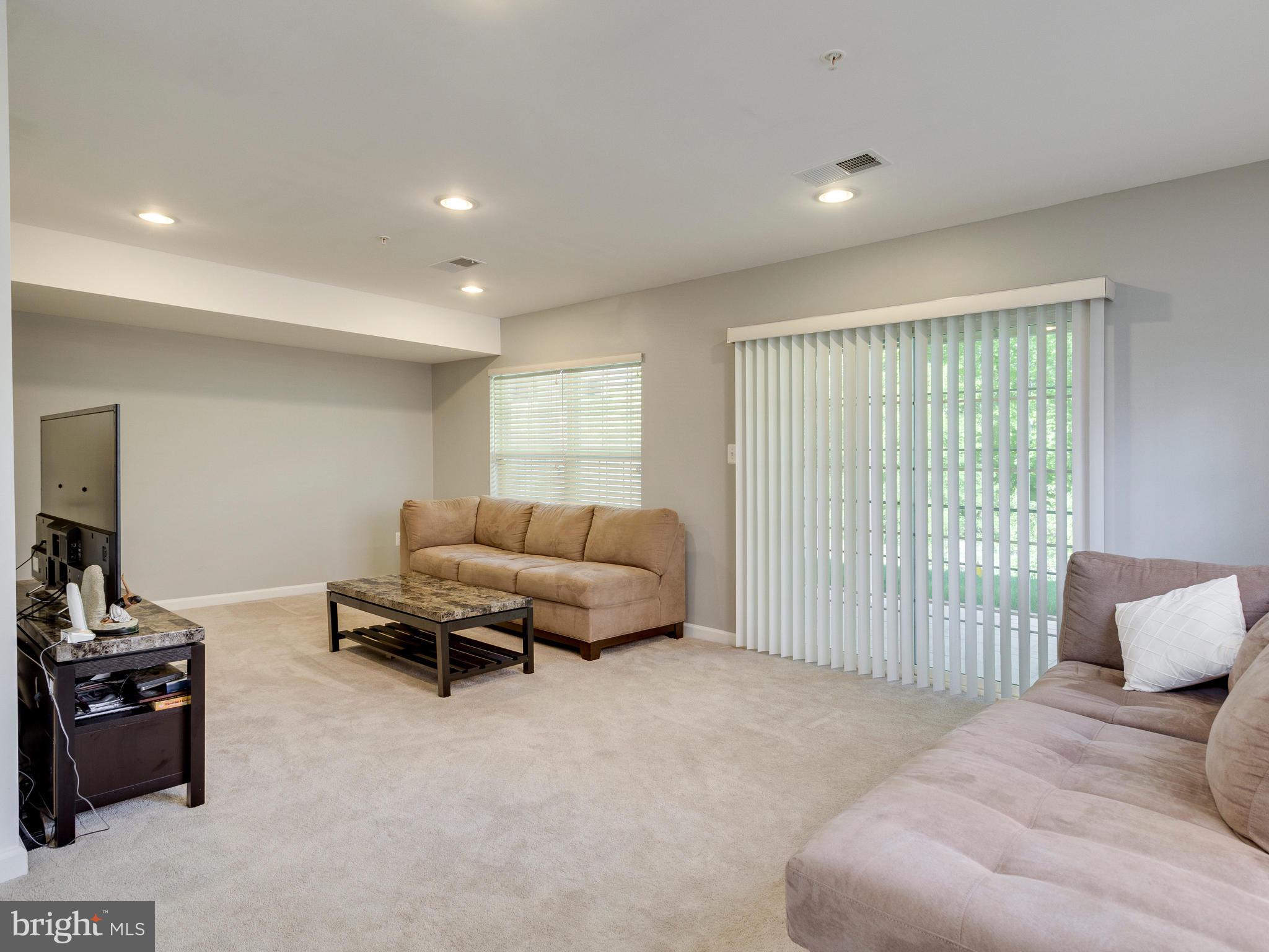 CHELSEA MANOR - Residential