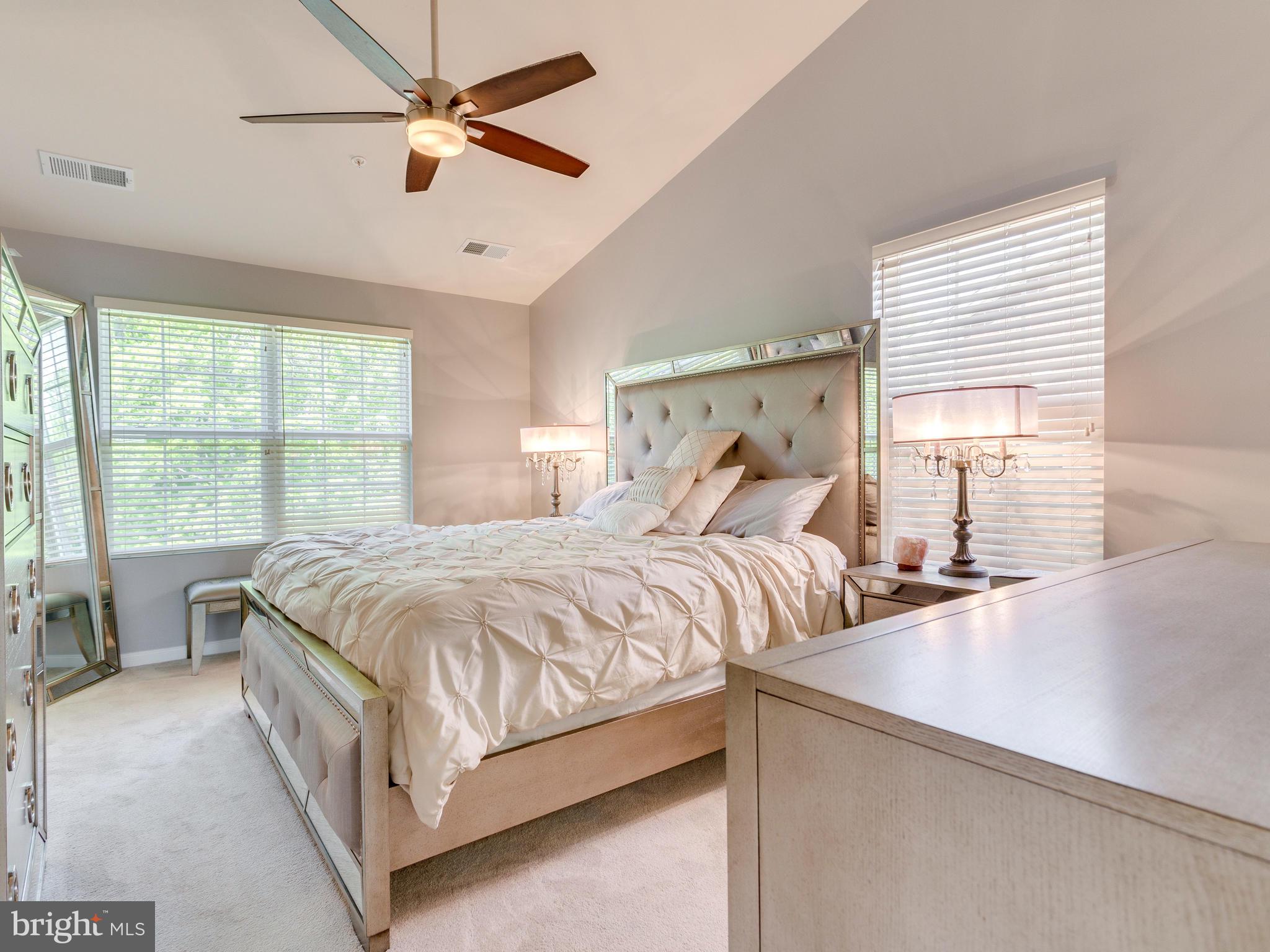 CHELSEA MANOR - Residential