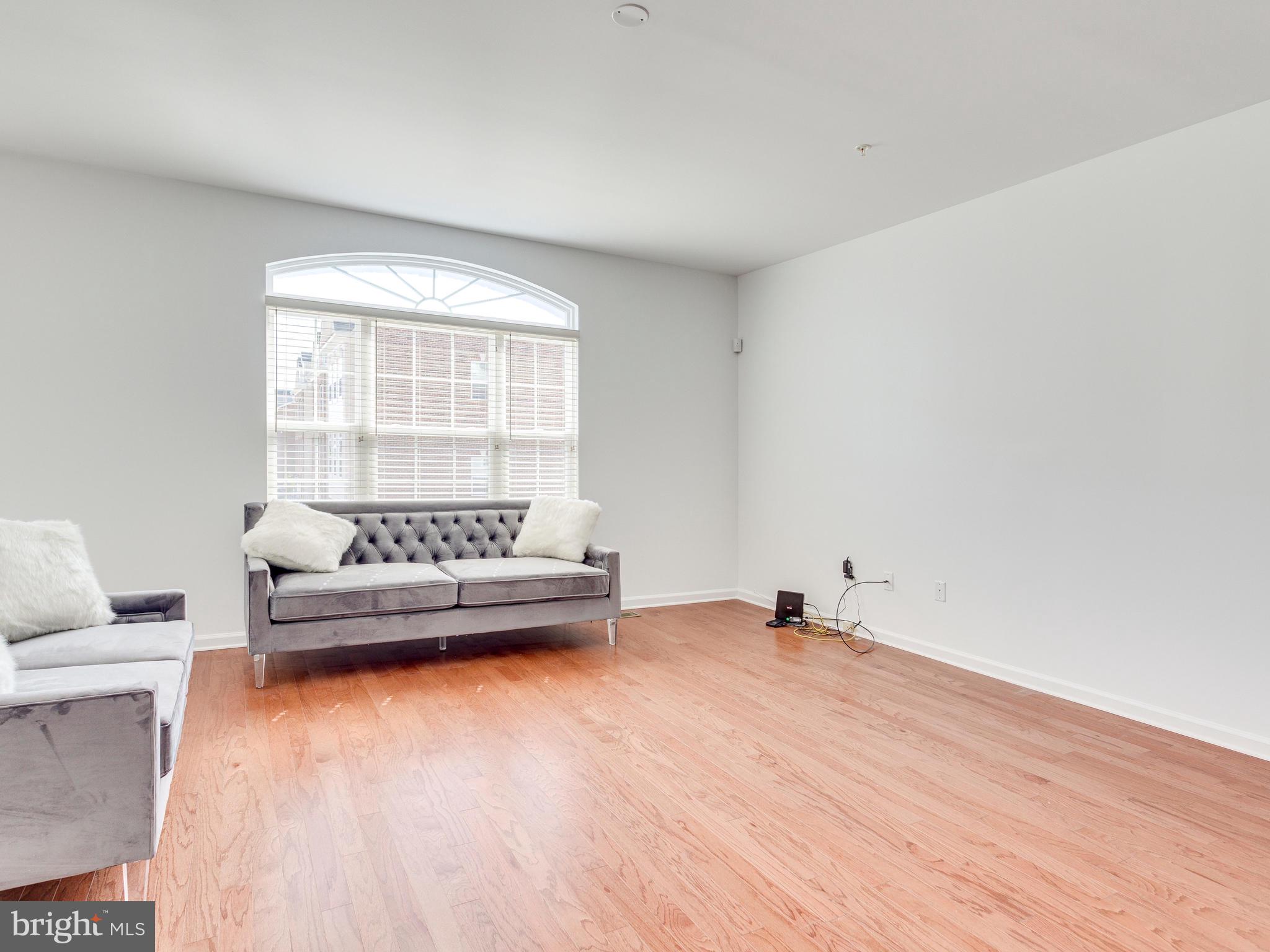 CHELSEA MANOR - Residential