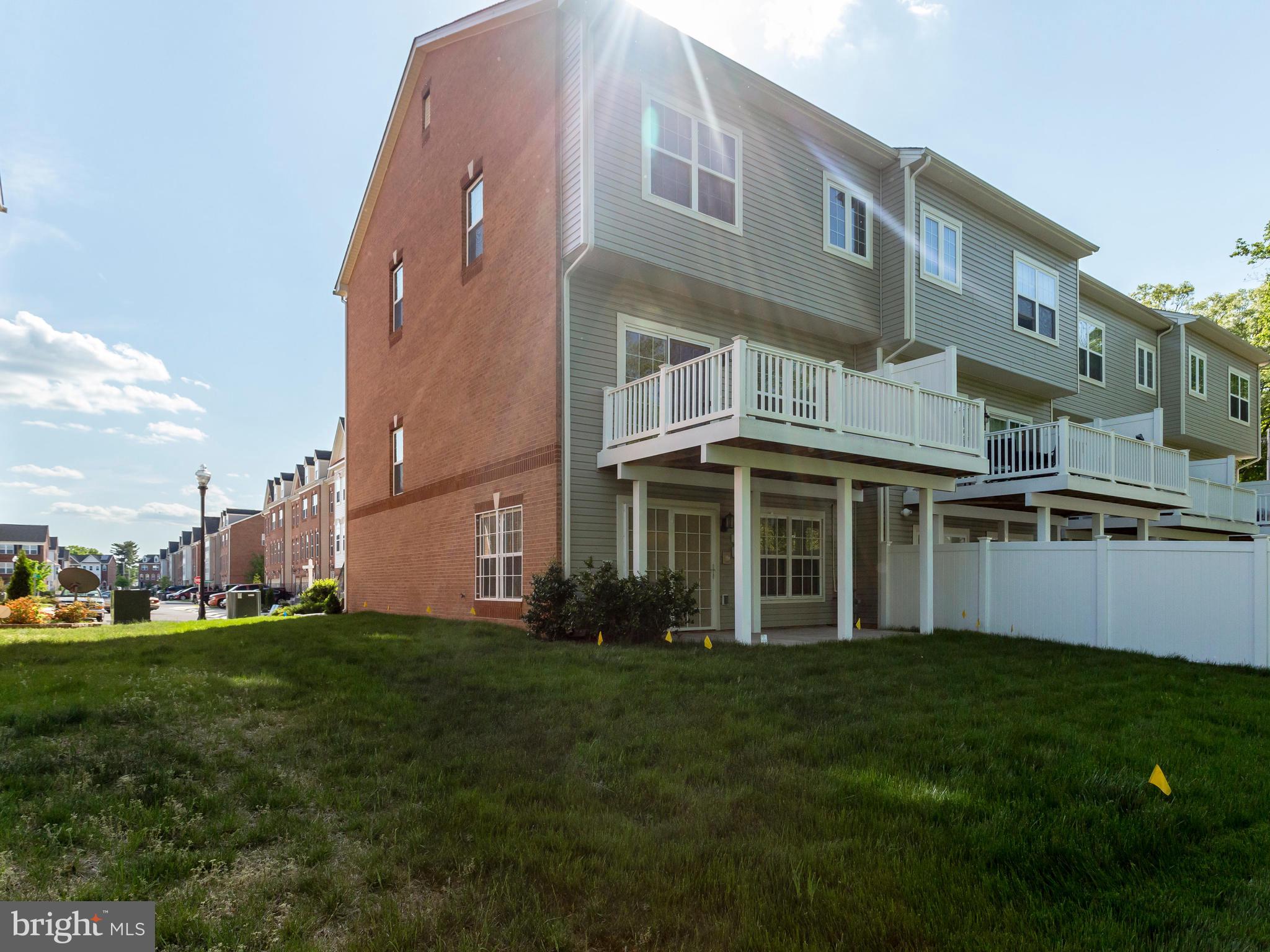 CHELSEA MANOR - Residential