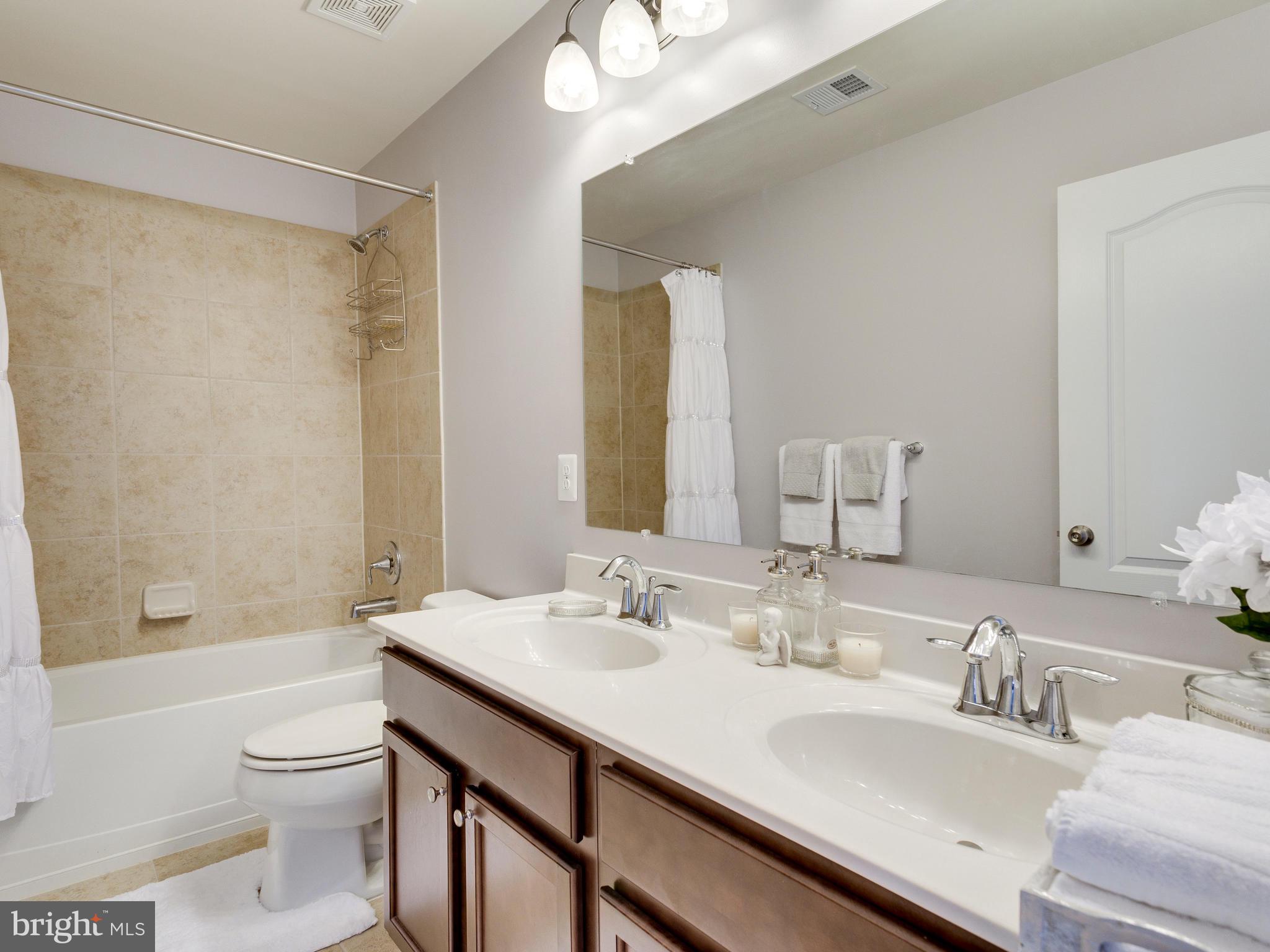 CHELSEA MANOR - Residential