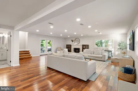 7324 Auburn Street, Annandale, VA MLS: VAFX2302486