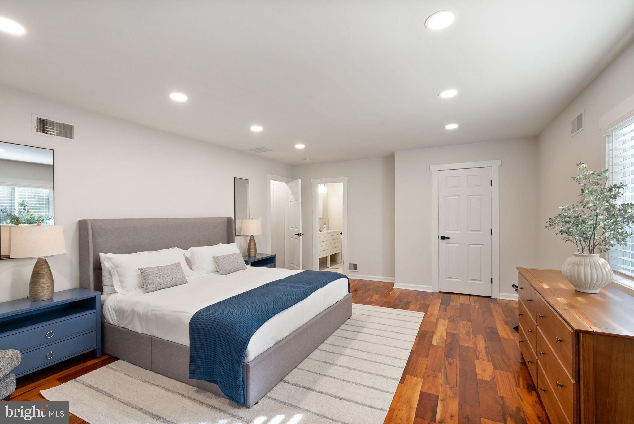 ANNANDALE ACRES - Residential