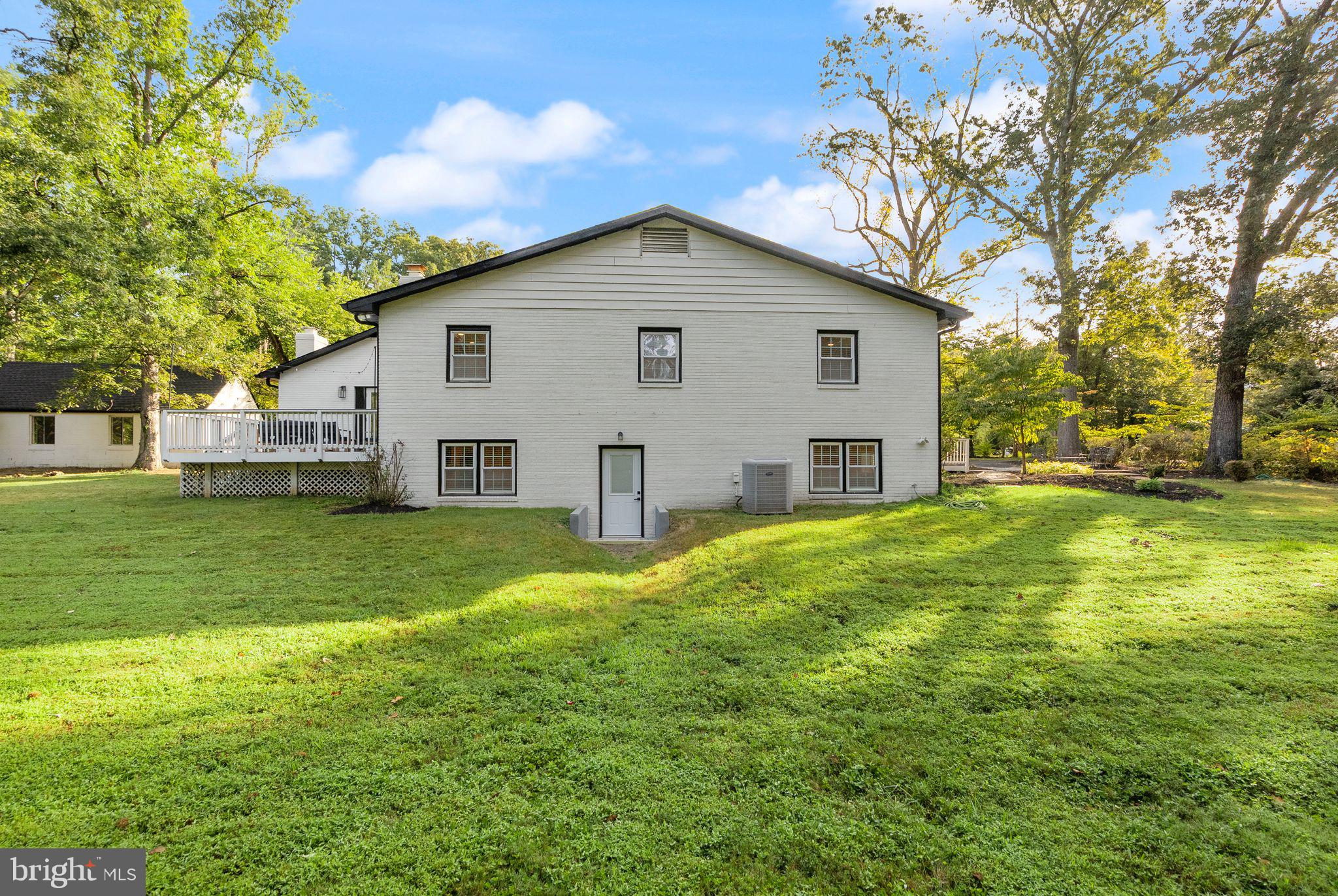 ANNANDALE ACRES - Residential