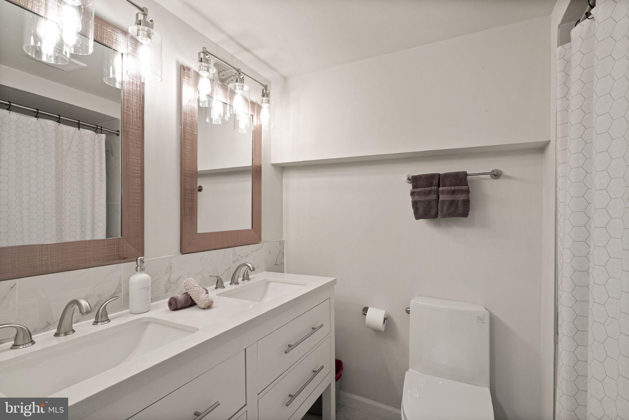 ANNANDALE ACRES - Residential