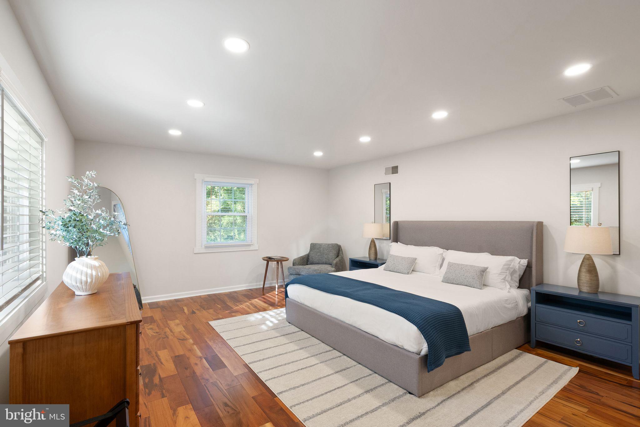 ANNANDALE ACRES - Residential