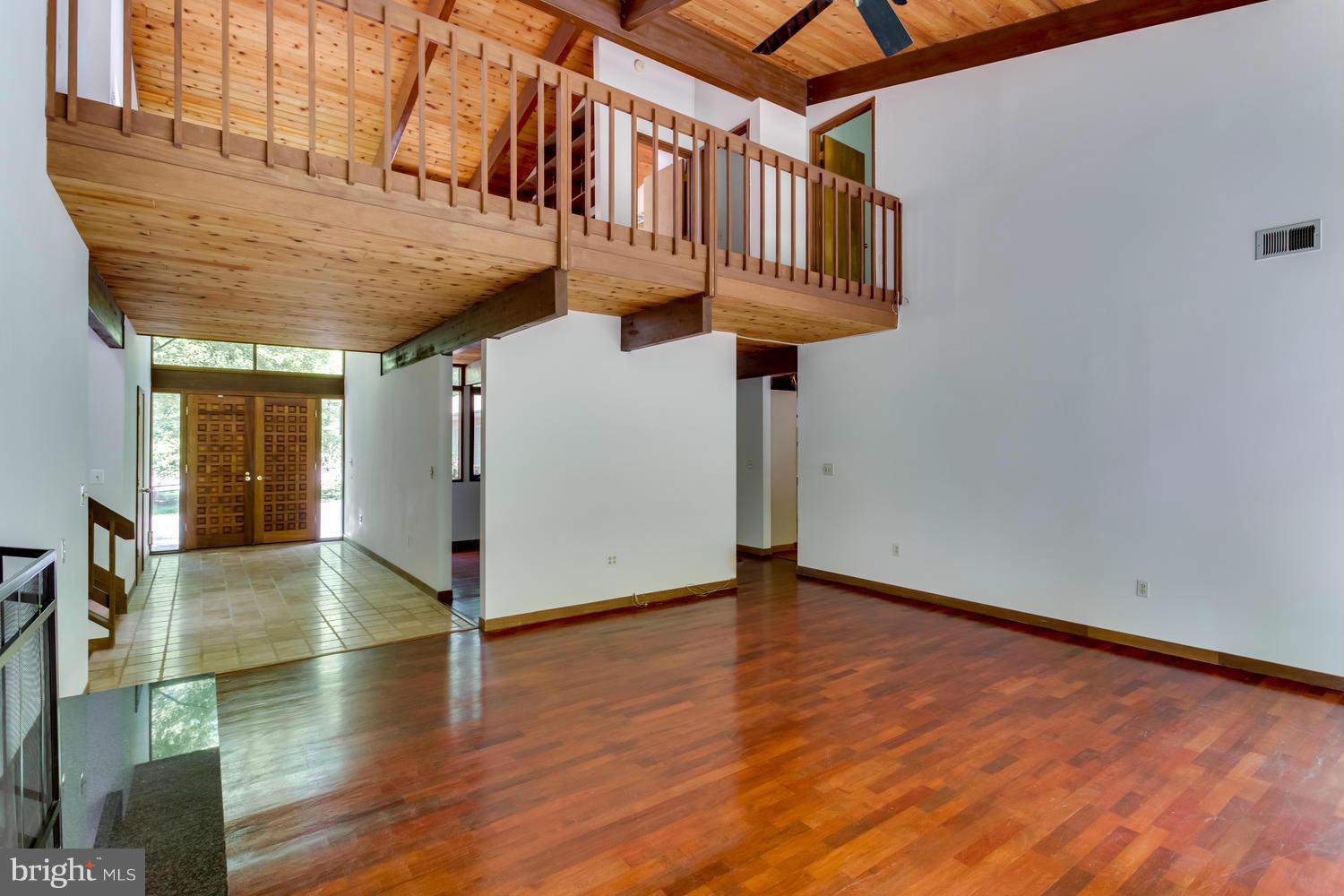 MOORE HILL ESTATES - Residential Lease