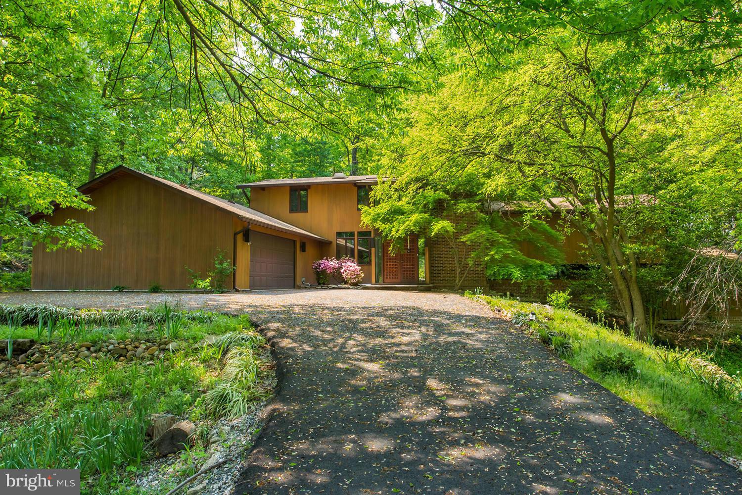 MOORE HILL ESTATES - Residential Lease