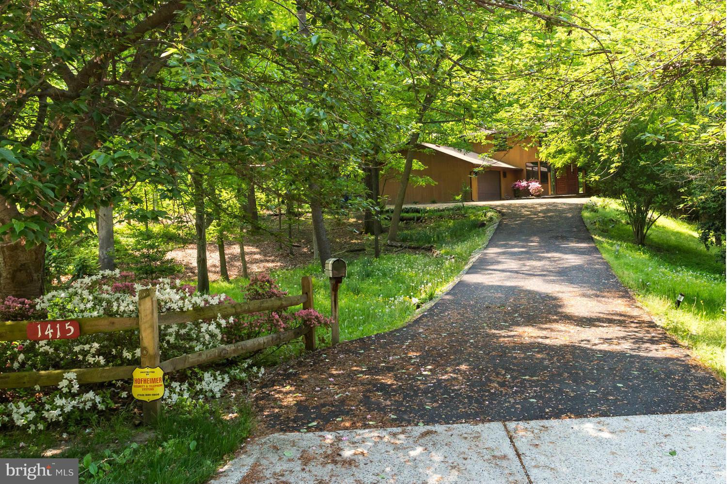 MOORE HILL ESTATES - Residential Lease