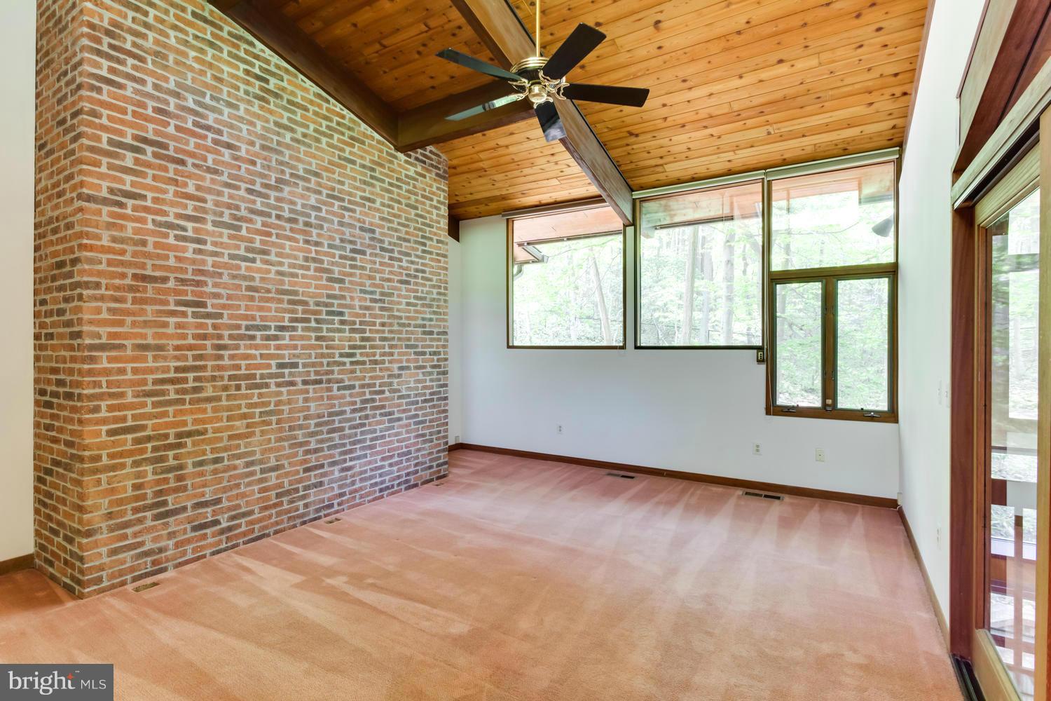 MOORE HILL ESTATES - Residential Lease