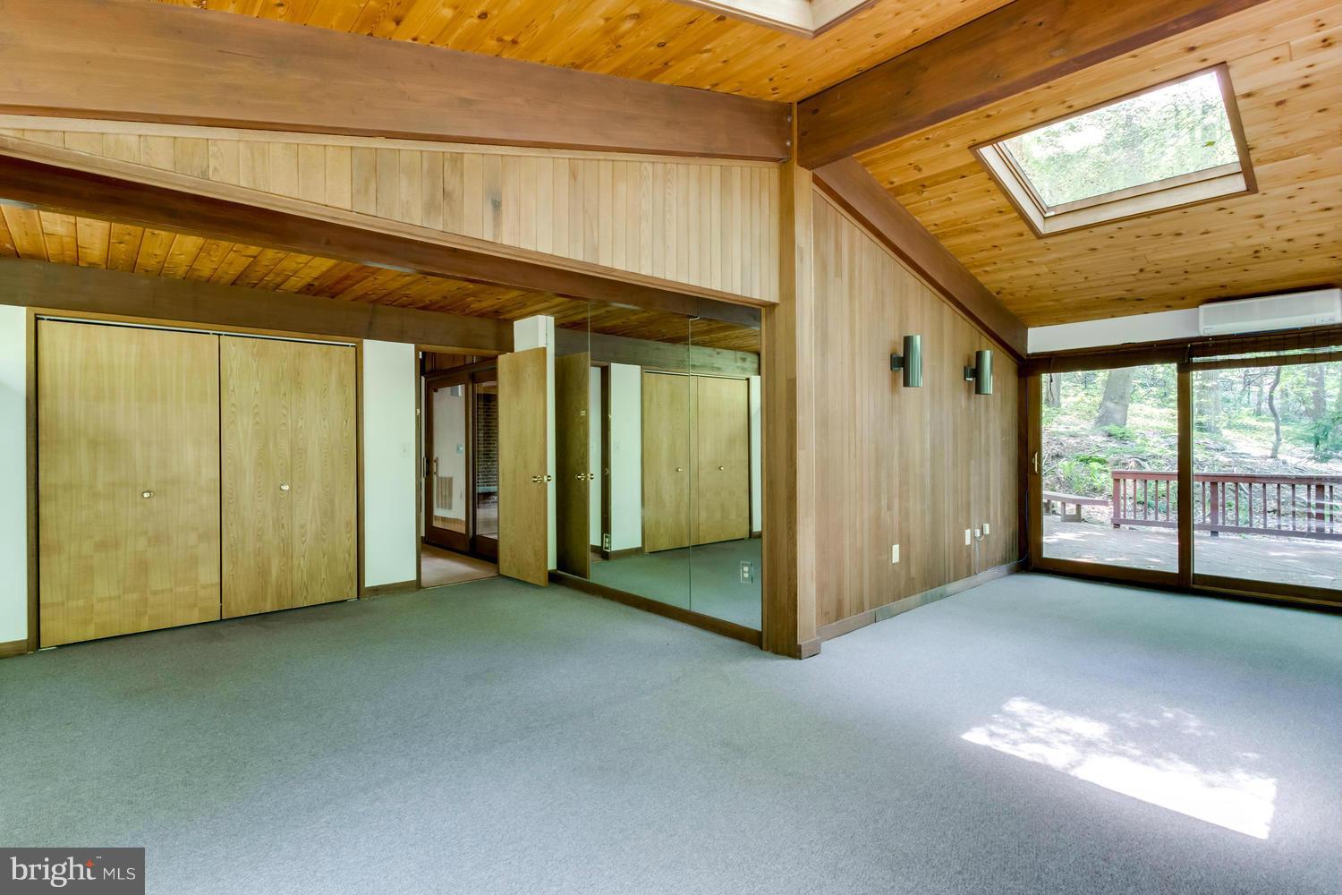 MOORE HILL ESTATES - Residential Lease