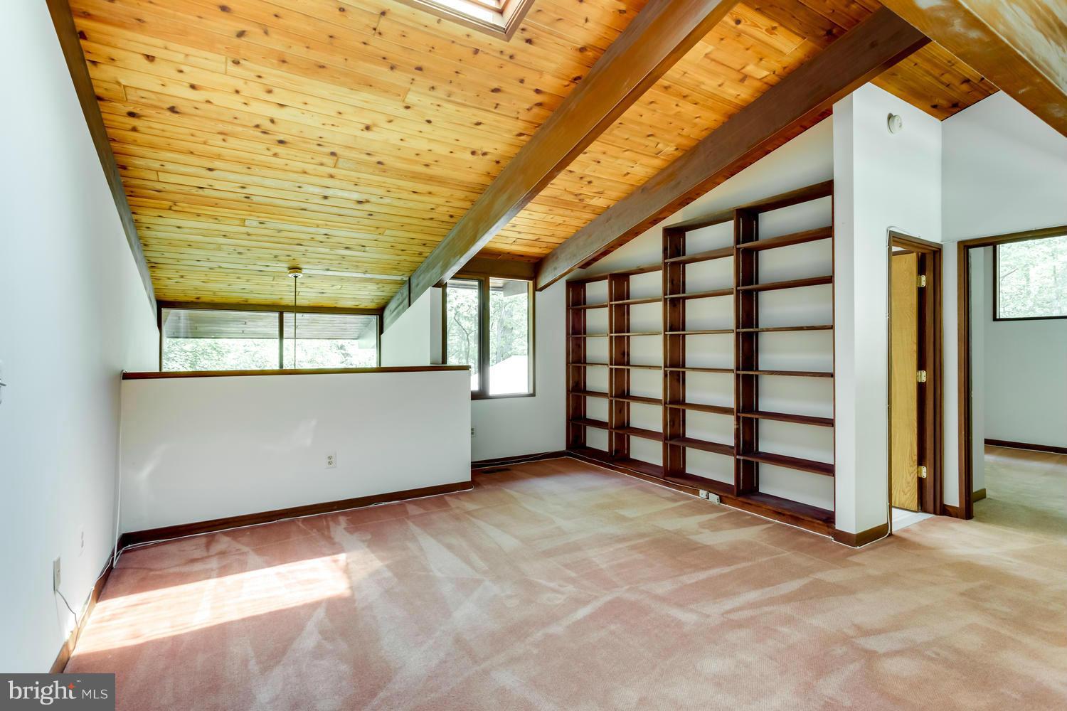 MOORE HILL ESTATES - Residential Lease