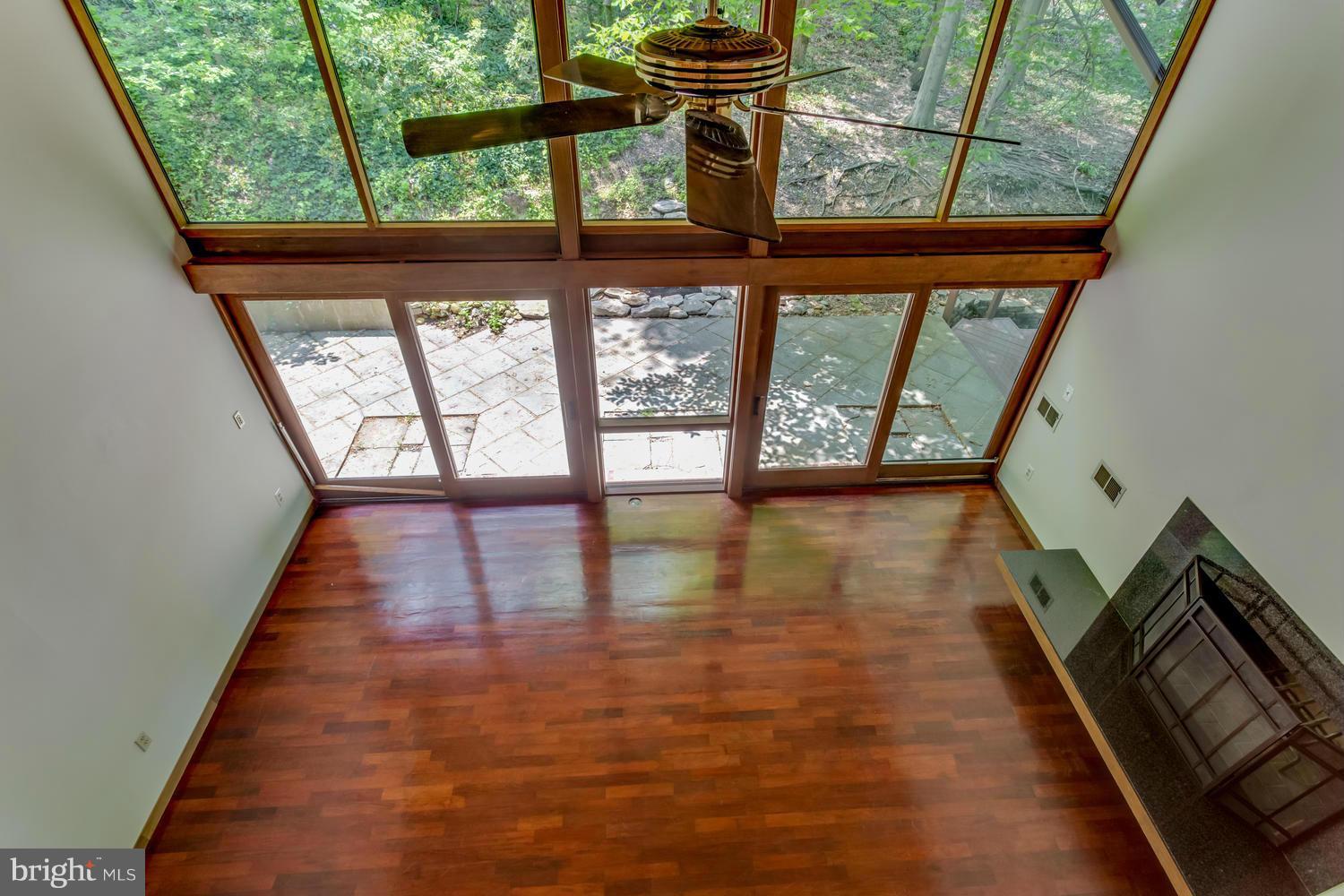 MOORE HILL ESTATES - Residential Lease