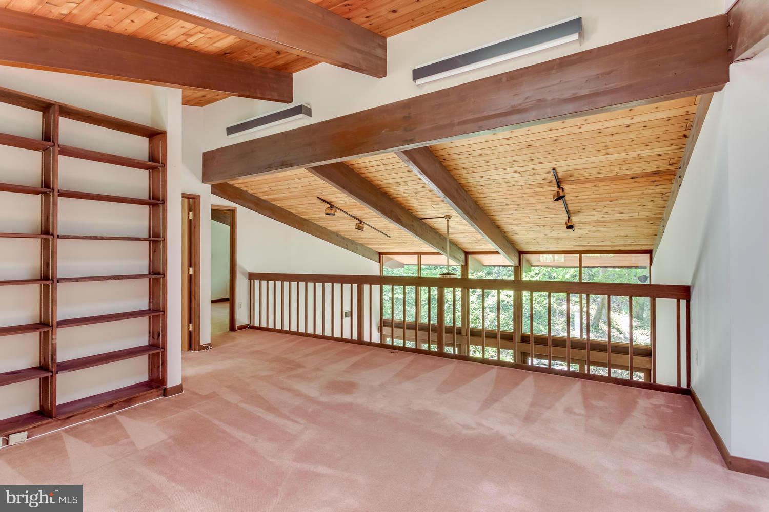 MOORE HILL ESTATES - Residential Lease