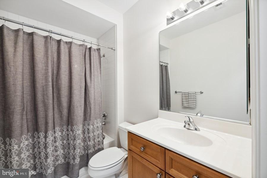 BELMONT BAY - Residential Lease