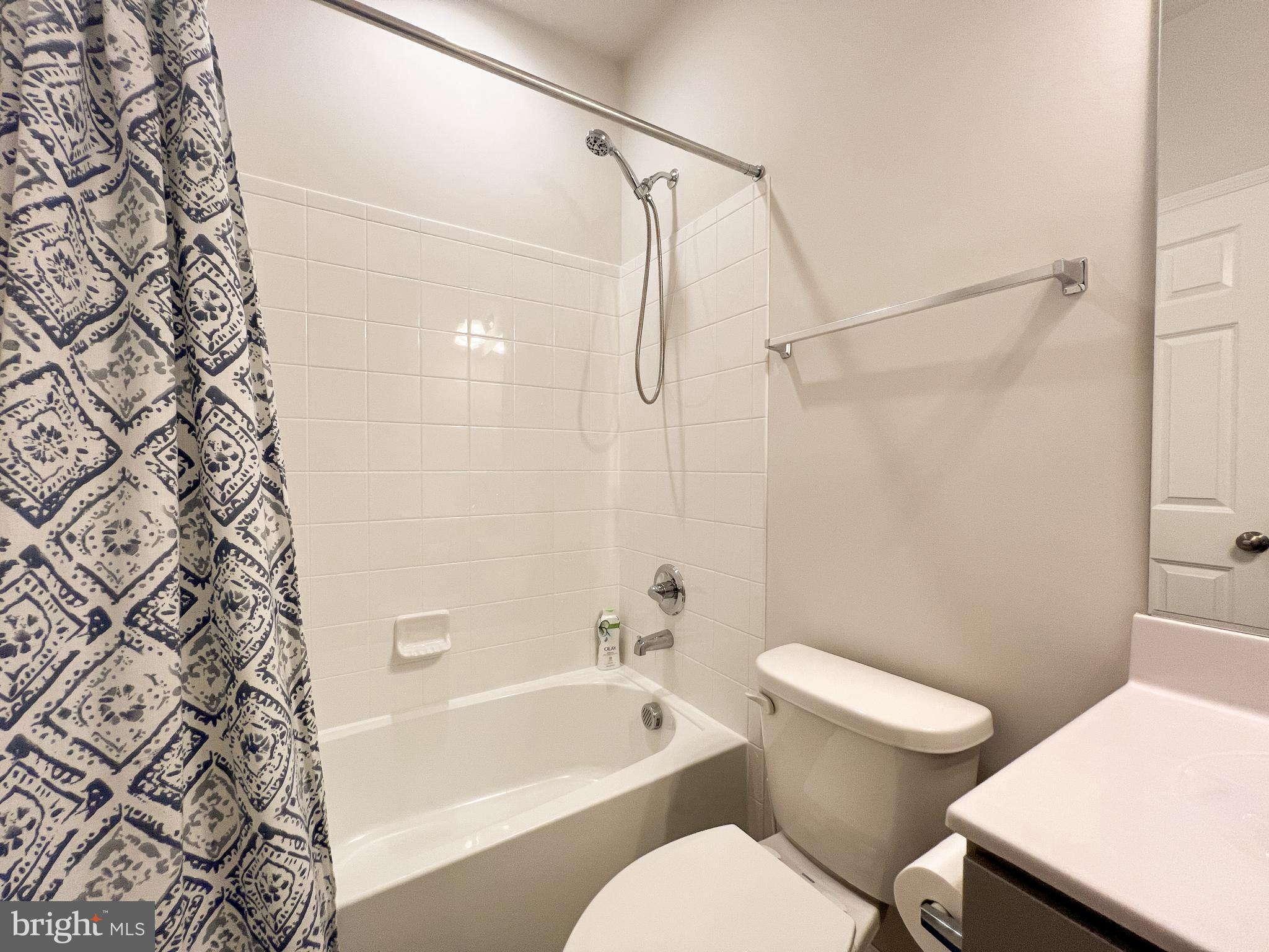 BRADFORD'S LANDING - Residential Lease