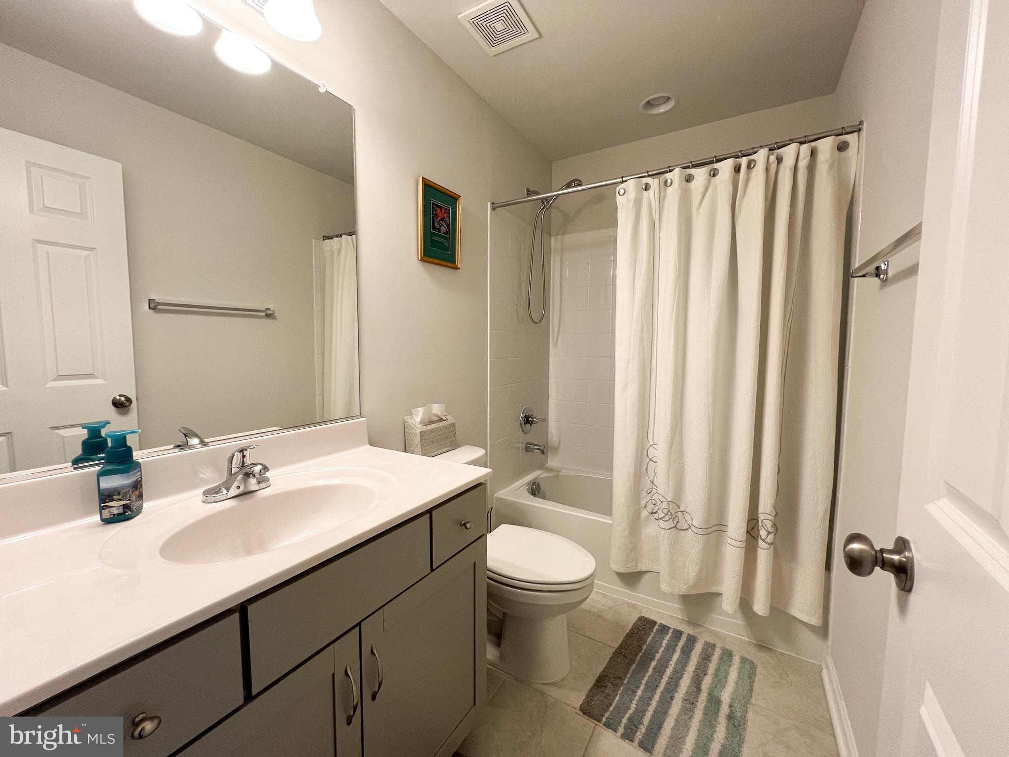 BRADFORD'S LANDING - Residential Lease