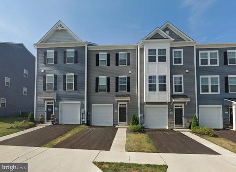 Townhouse For Sale - 125 Union Ridge Drive<br/> CHARLES TOWN, WV 25414