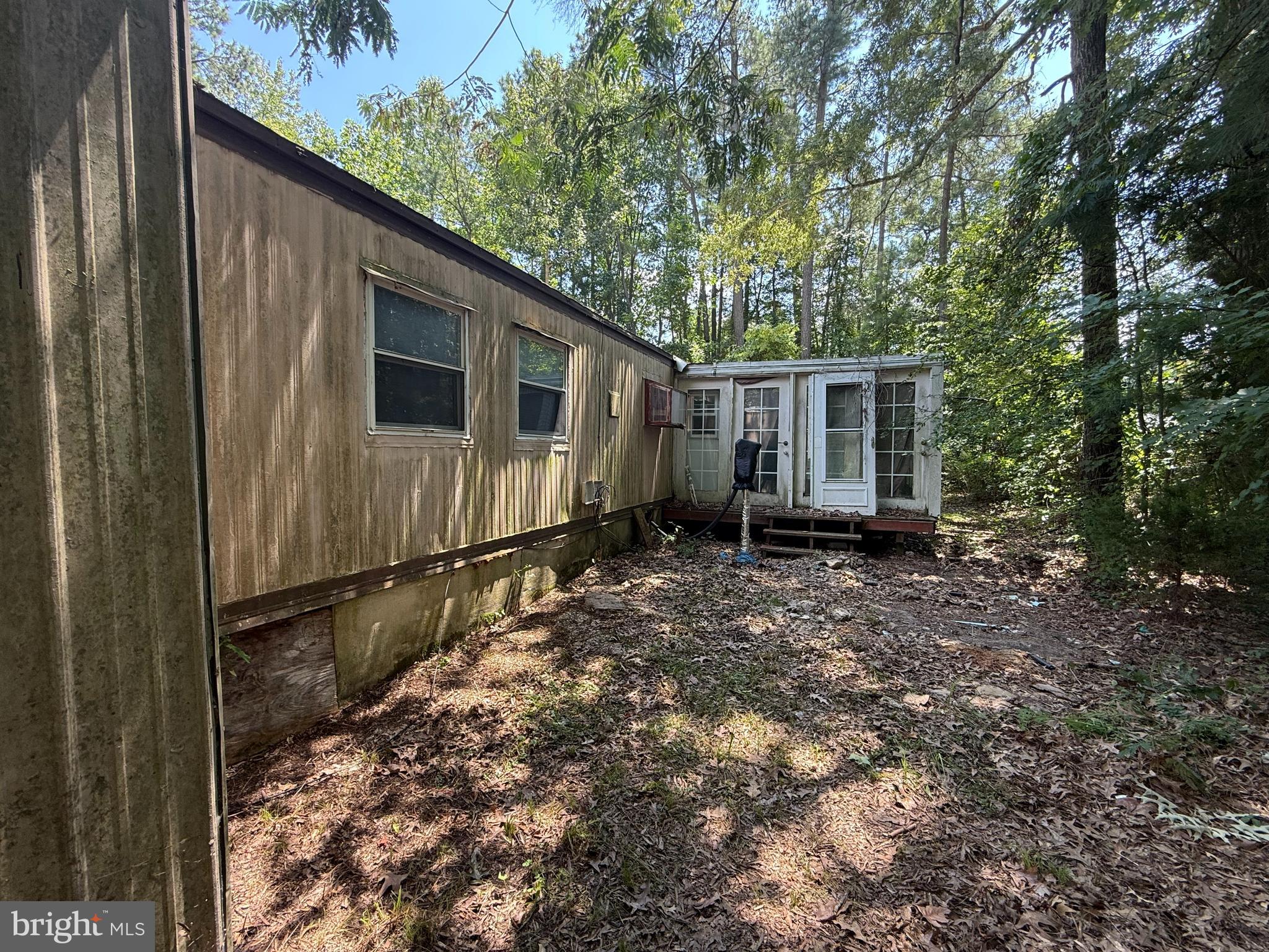 COLONIAL BEACH - Residential