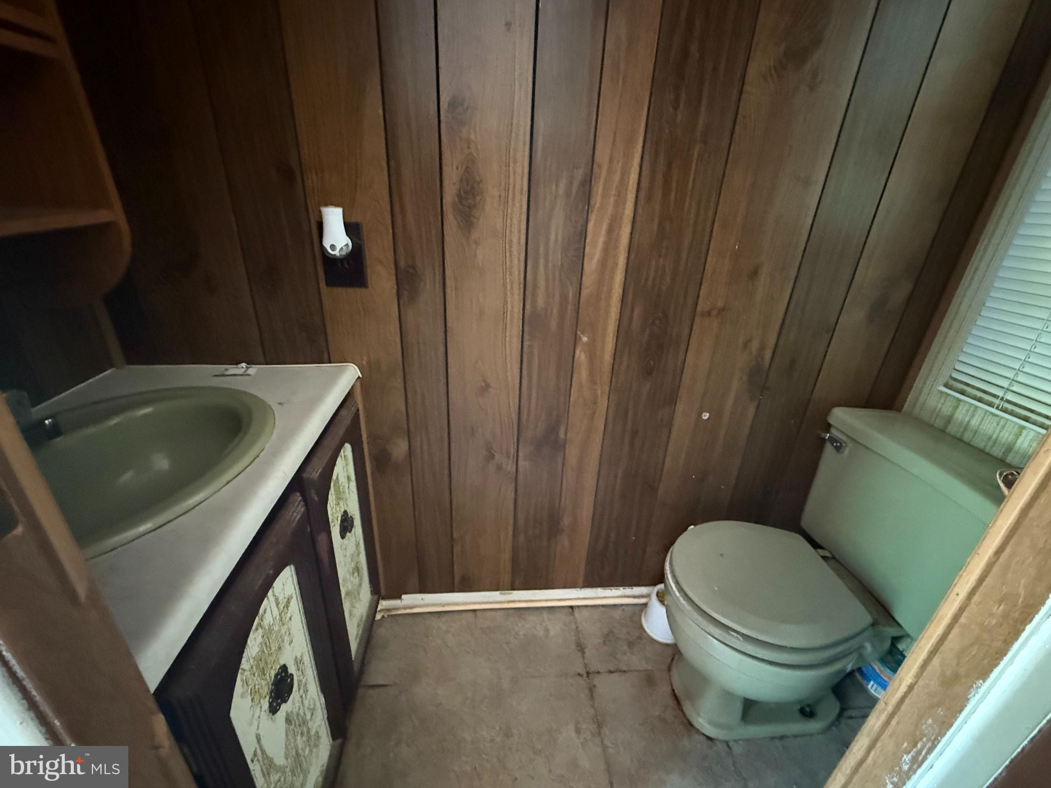 COLONIAL BEACH - Residential