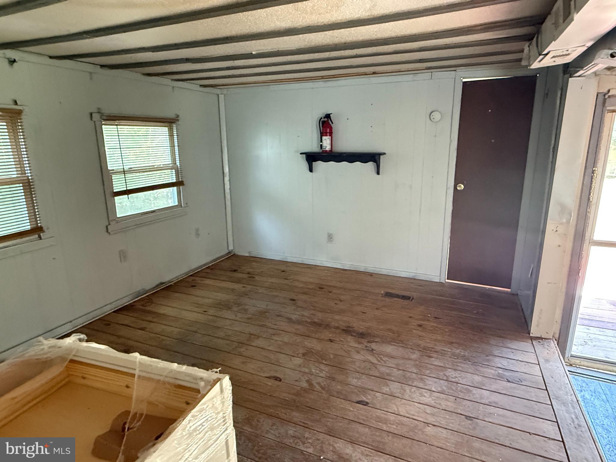 COLONIAL BEACH - Residential