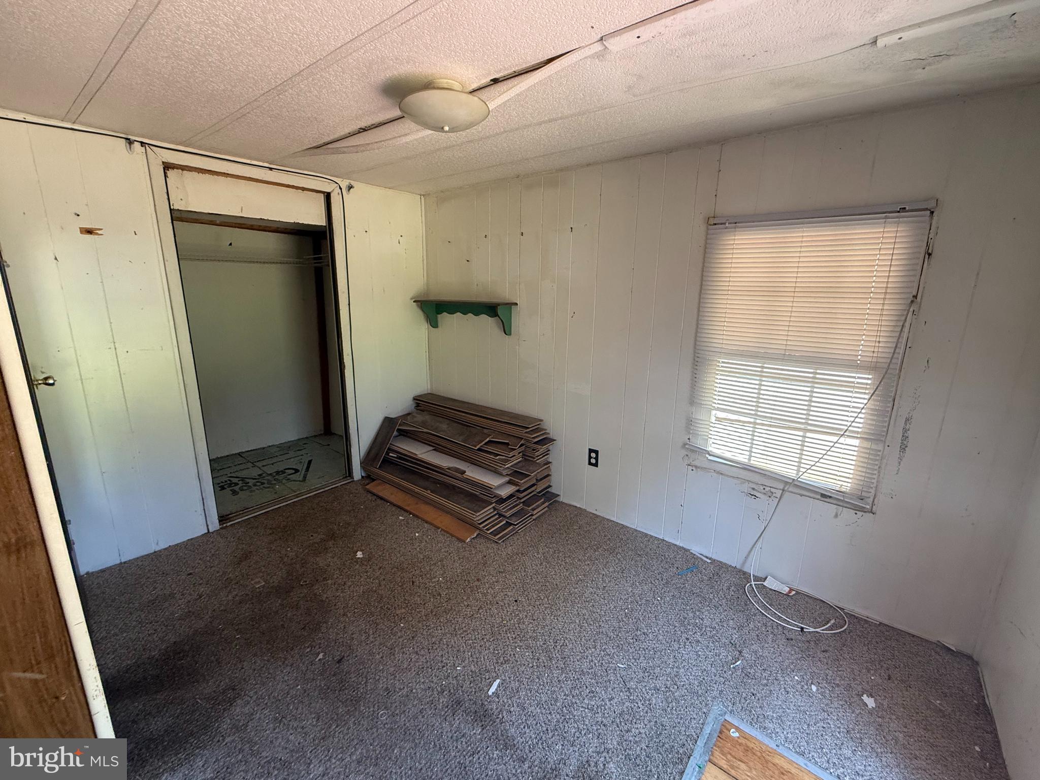 COLONIAL BEACH - Residential