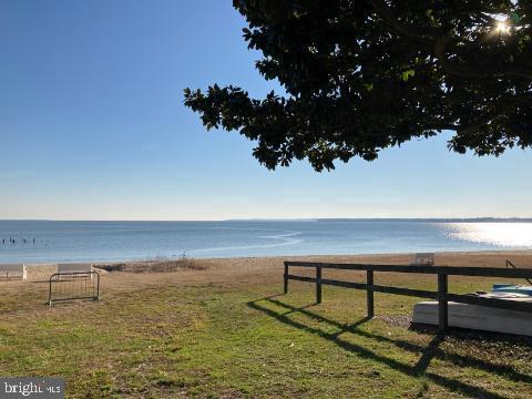 COLONIAL BEACH - Residential