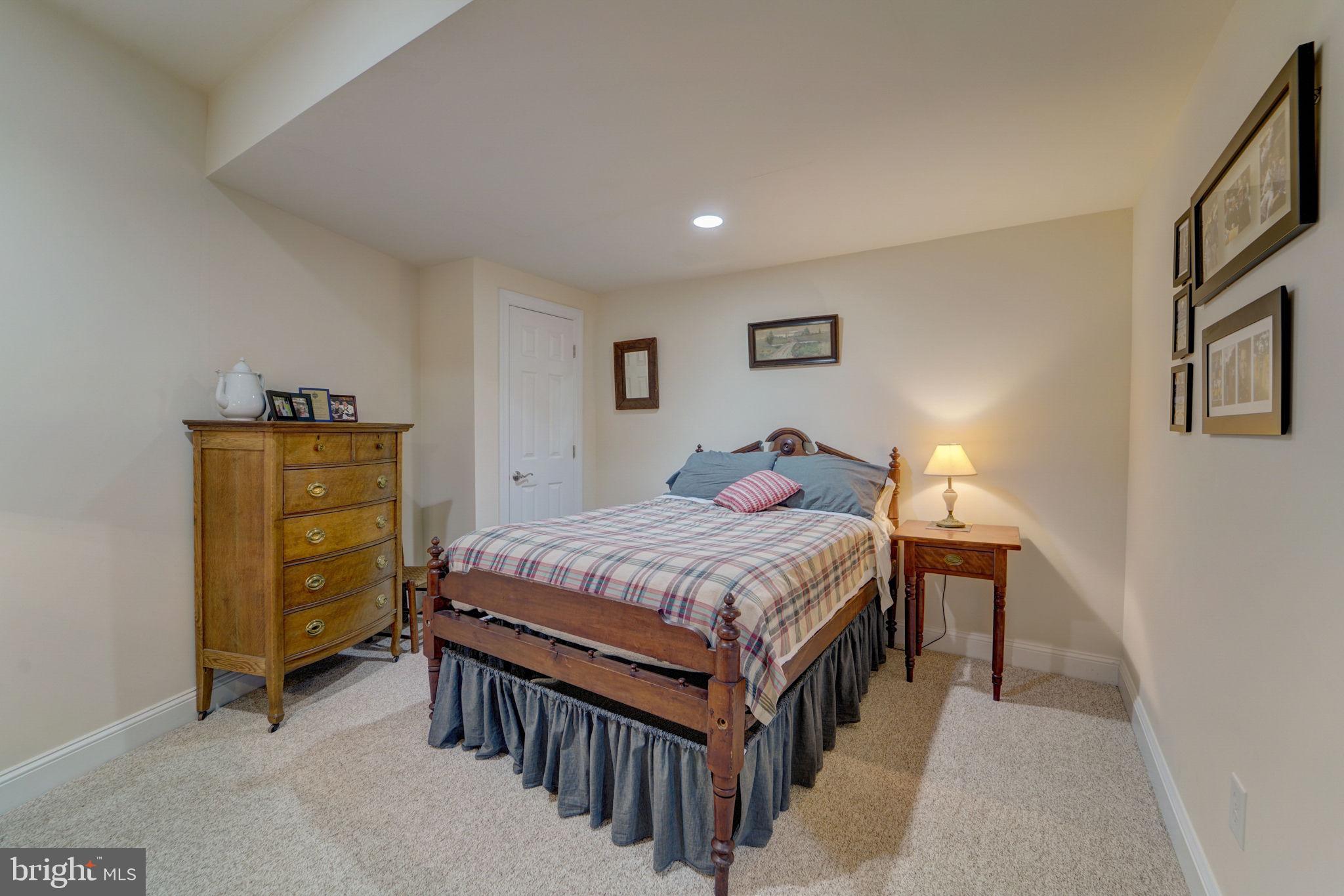 OLDE SEVERNA PARK - Residential