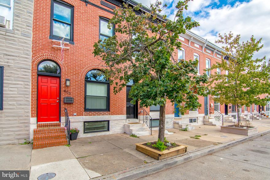 GREAT LOCATION - JUST STEPS AWAY FROM PATTERSON PARK, RESTAURANTS & MORE! FULLY RENOVATED HOME FEATURING GOURMET KITCHEN WITH LARGE ISLAND, GRANITE COUNTERS AND 42" CABINETS. EXPOSED BRICK WALLS AND HARDWOOD FLOORS ON ENTIRE MAIN LEVEL. WALK OUT KITCHEN DOOR TO REAR PATIO WITH FULLY FENCED REAR YARD. SECOND FLOOR STAIRS AND HALL ARE HARDWOOD. FEATURES MASTER SUITE WITH VERY LARGE WALK-IN CLOSET THAT HAS ORGANIZERS. LARGE FULL BATH WITH SEPARATE VANITIES AND OVERSIZE WALK-IN SHOWER. SECOND BEDROOM AND FULL BATH. LOWER LEVEL FEATURES LARGE FAMILY ROOM THAT COULD EASILY SERVE AS THIRD BEDROOM OR GUEST SUITE. SEPARATE LAUNDRY ROOM & PLENTY OF STORAGE. NEW CARPET ON UPPER AND LOWER LEVELS. ENTIRE HOME FRESHLY PAINTED.