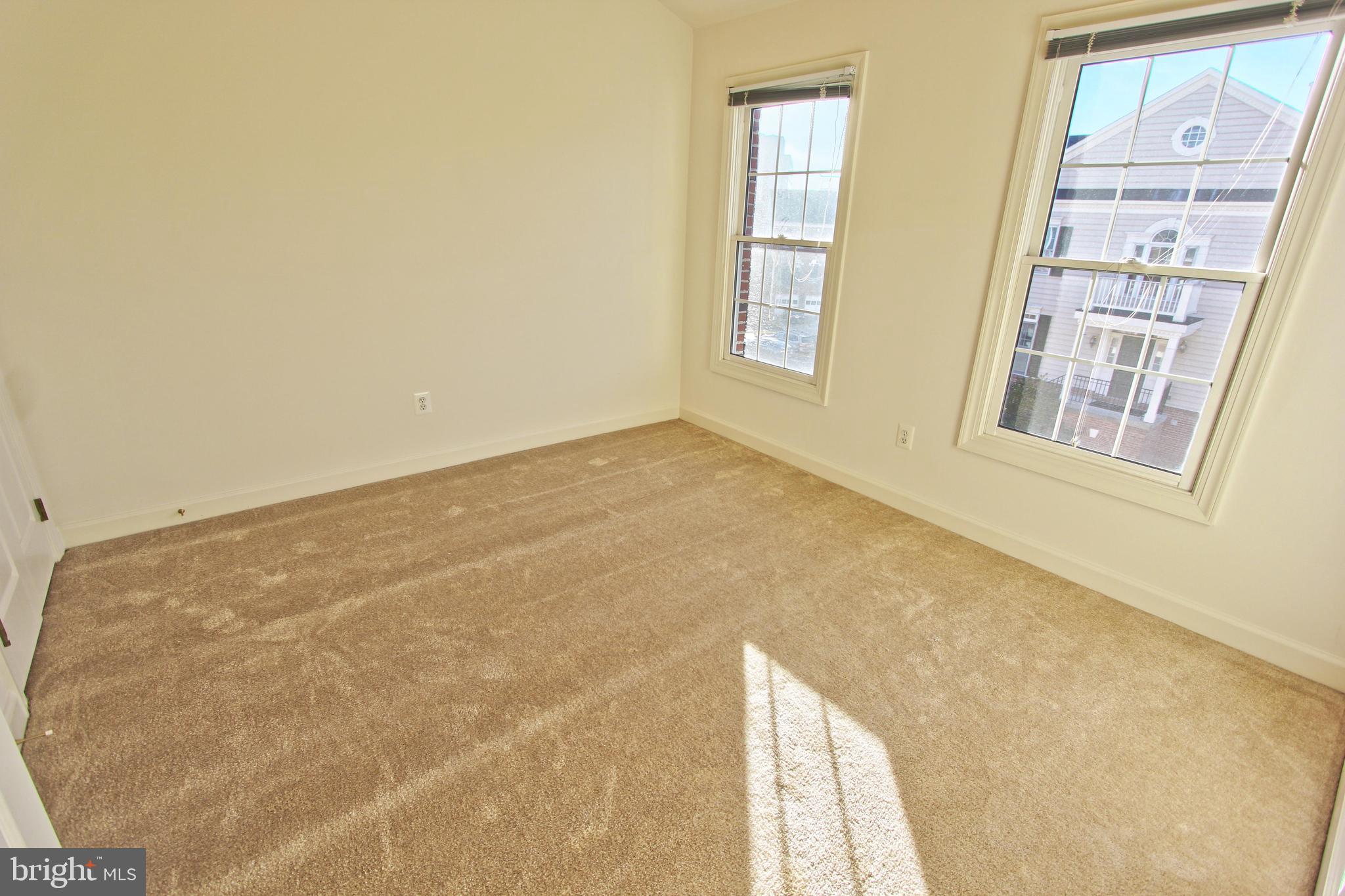 FAIR LAKES - Residential Lease