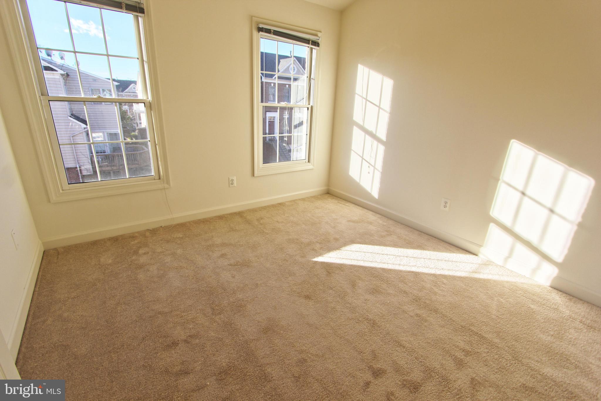 FAIR LAKES - Residential Lease