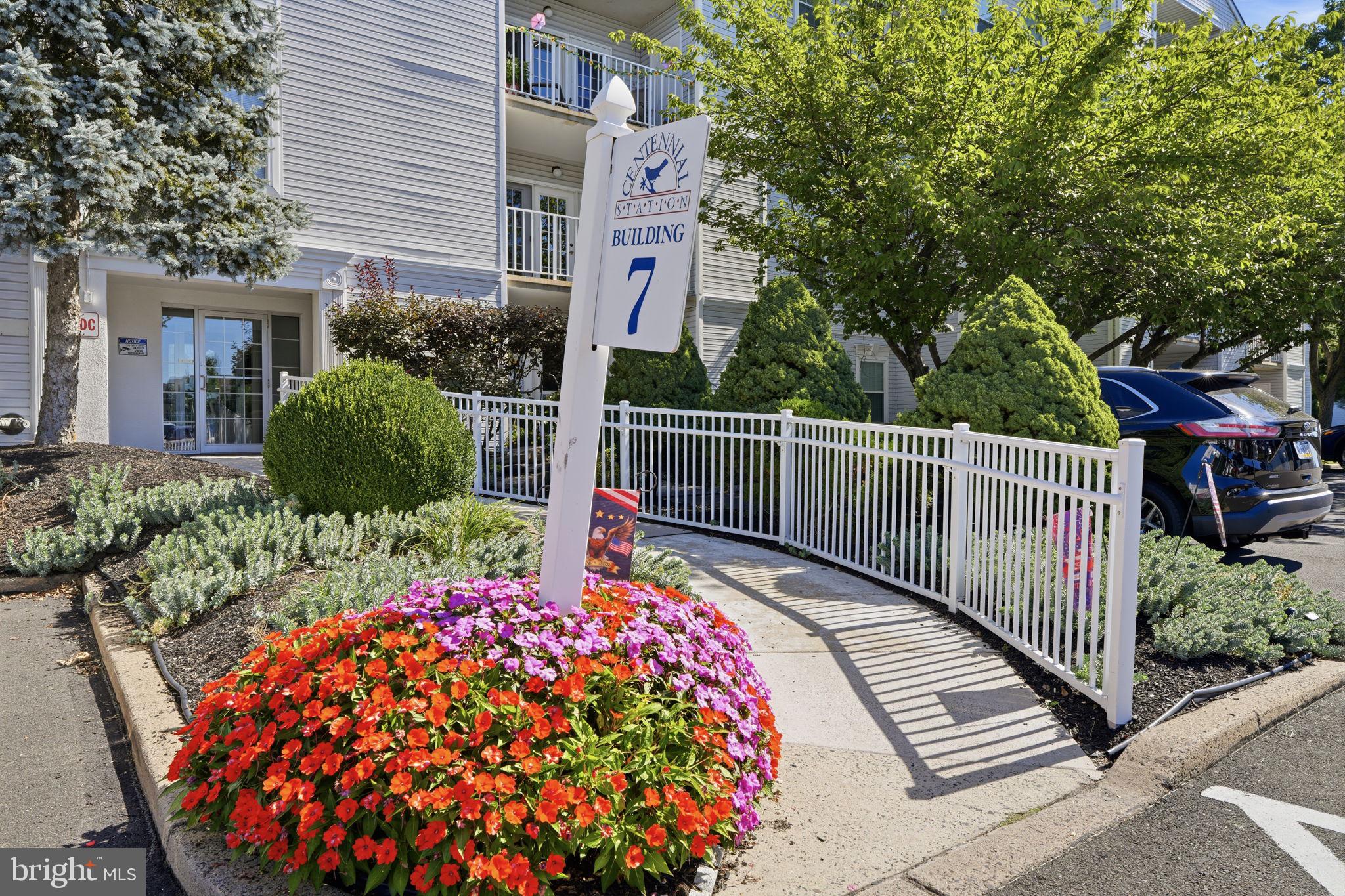 7311 CENTENNIAL STATION