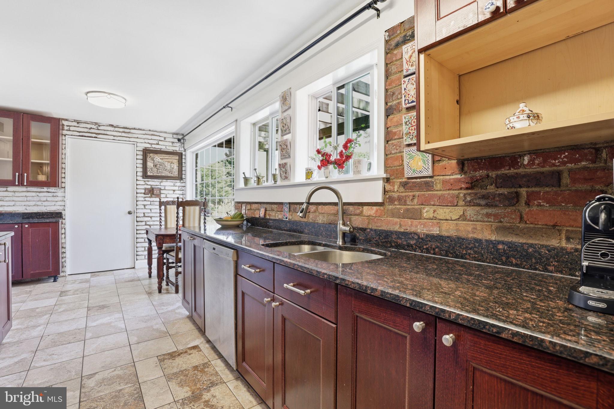 VALLEY BROOK - Residential