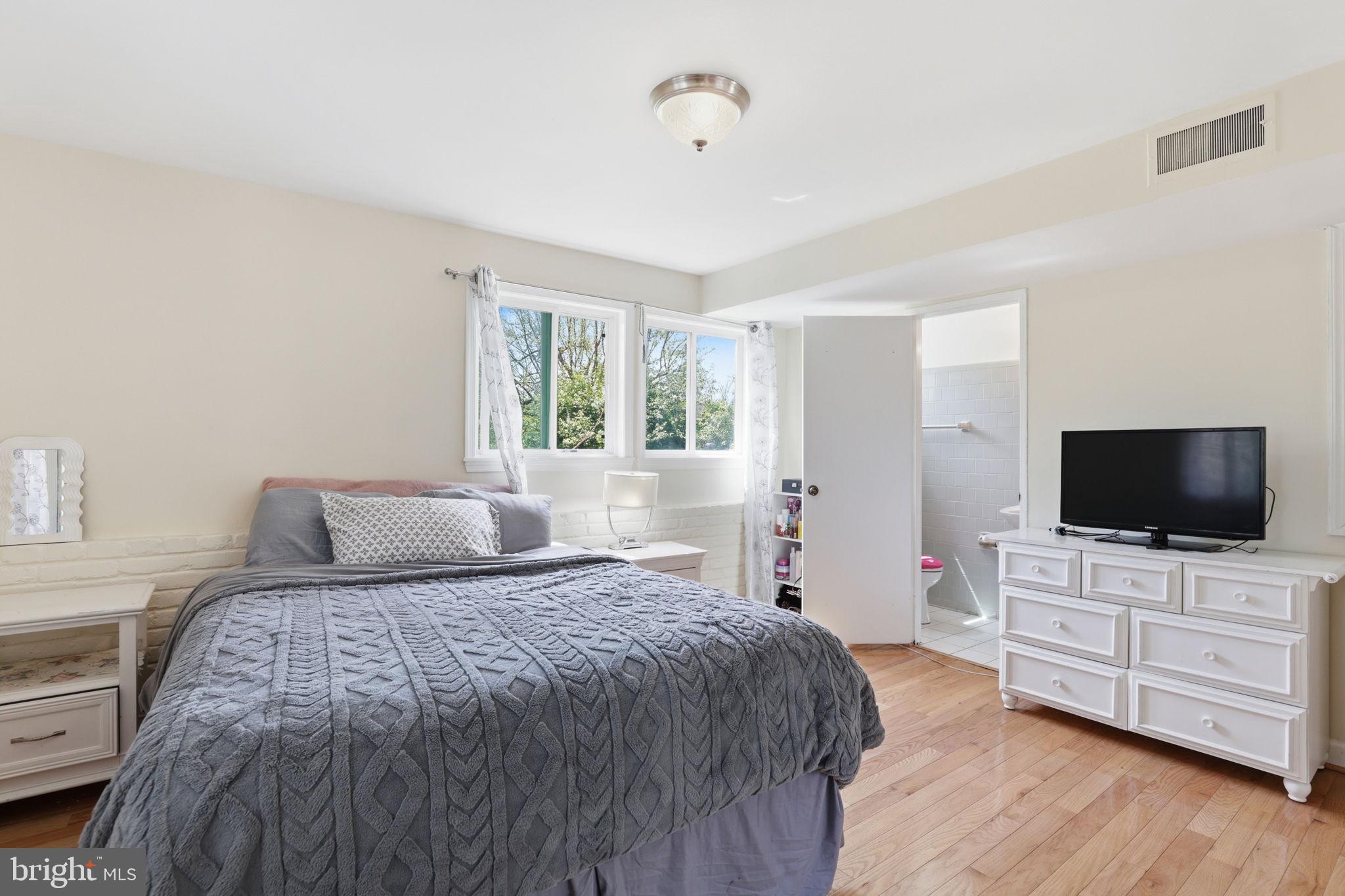 VALLEY BROOK - Residential