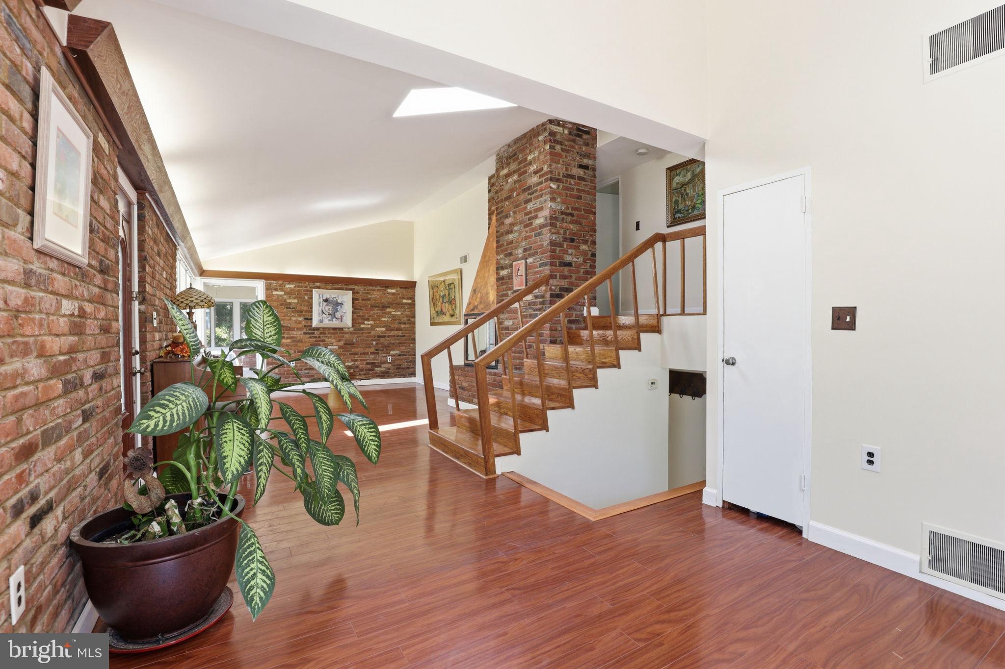 6811 VALLEY BROOK DRIVE