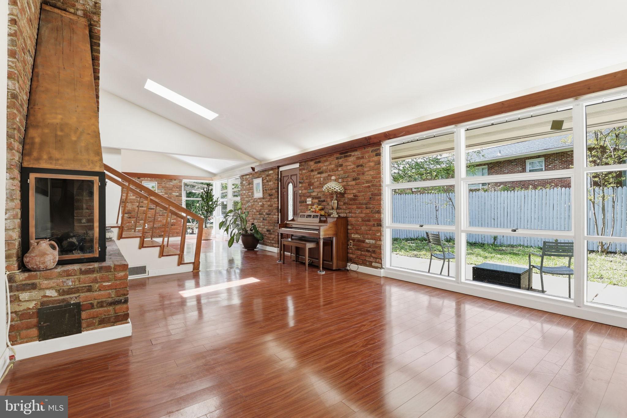 6811 VALLEY BROOK DRIVE